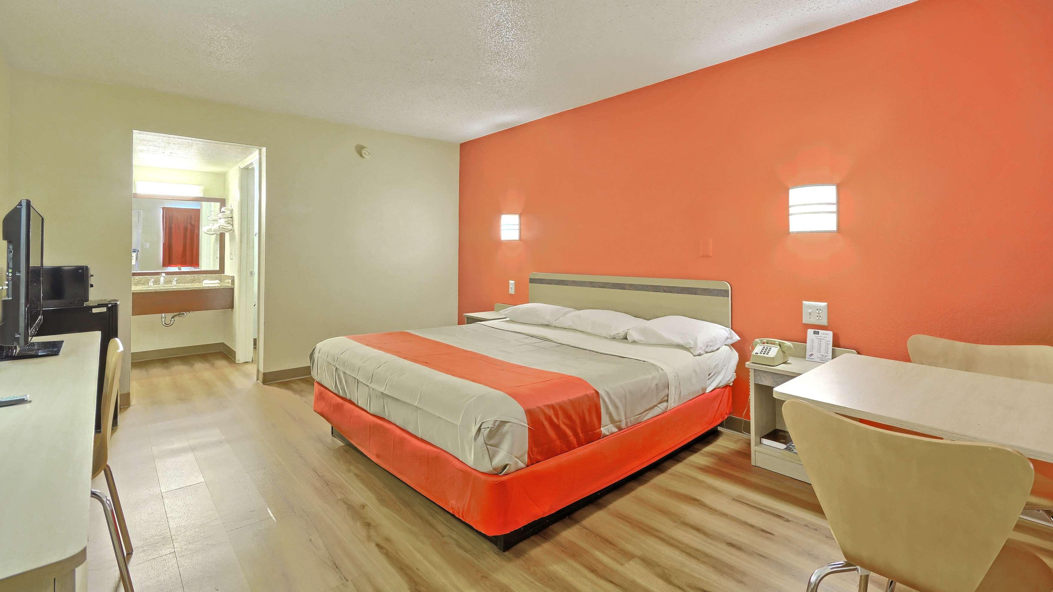 Motel 6 Philadelphia - Mt Laurel — photo 4