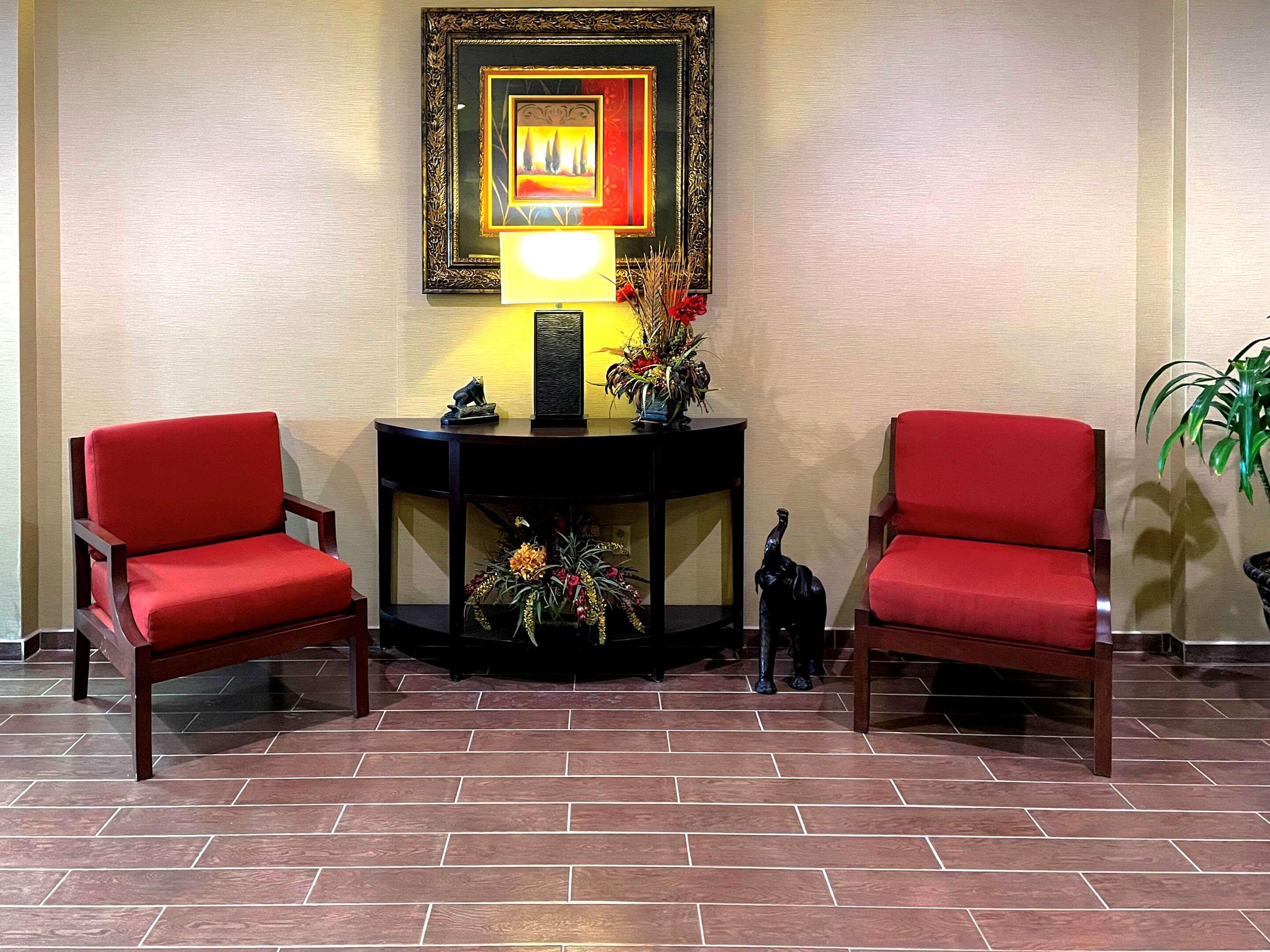 Comfort Inn & Suites — photo 4
