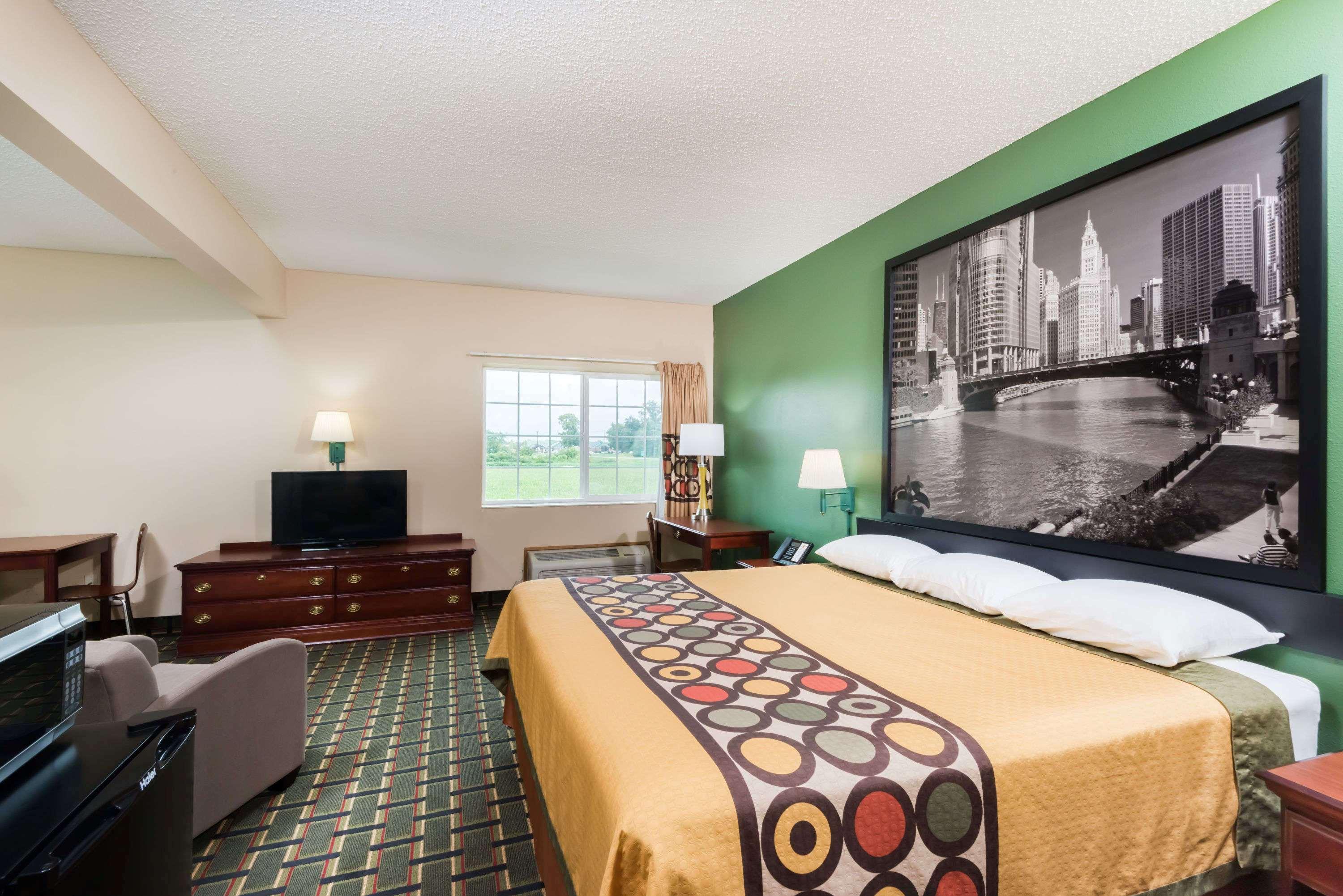 Super 8 by Wyndham Mt. Carmel IL — photo 4