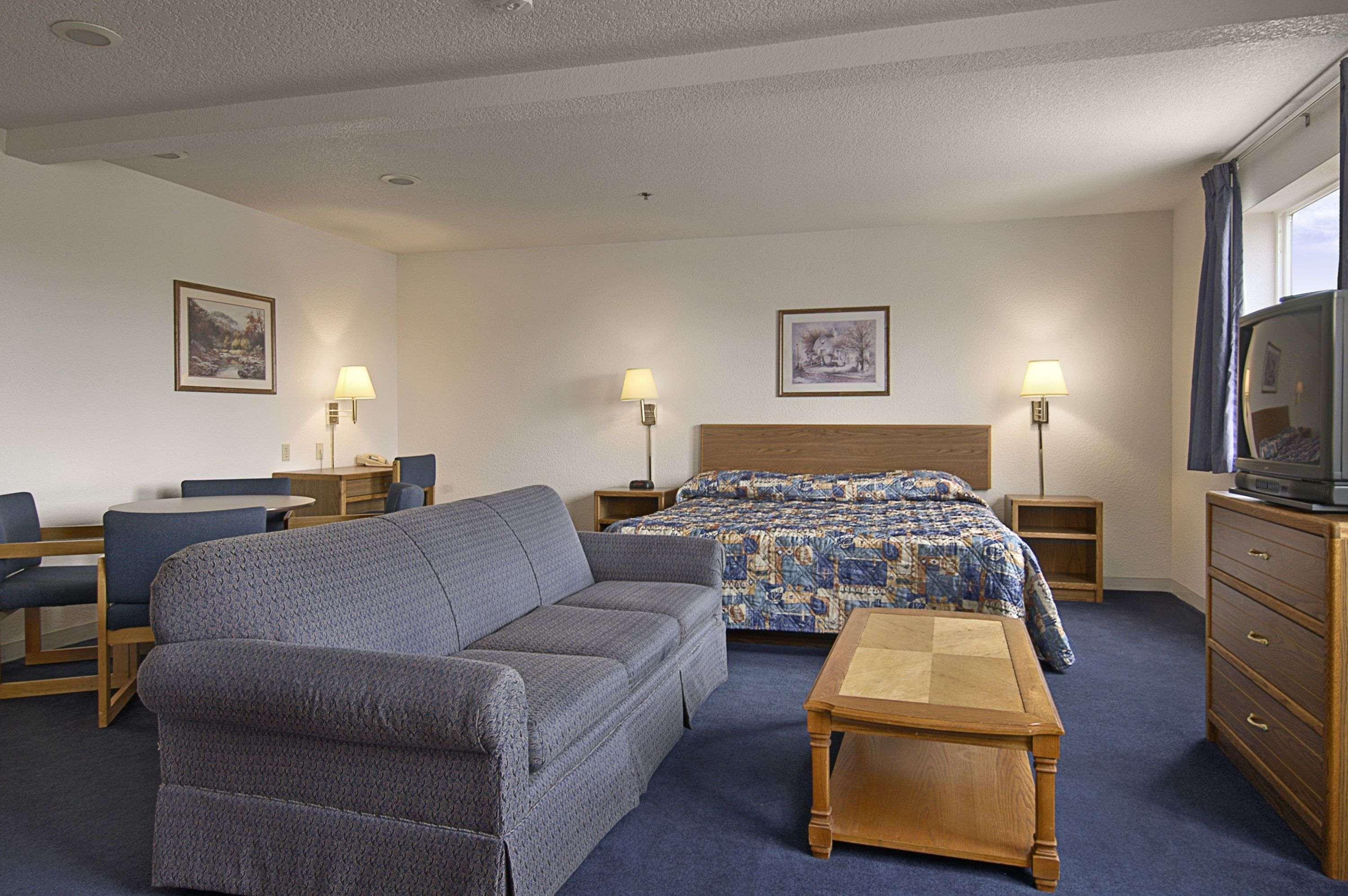 Super 8 by Wyndham The Dalles OR — photo 3