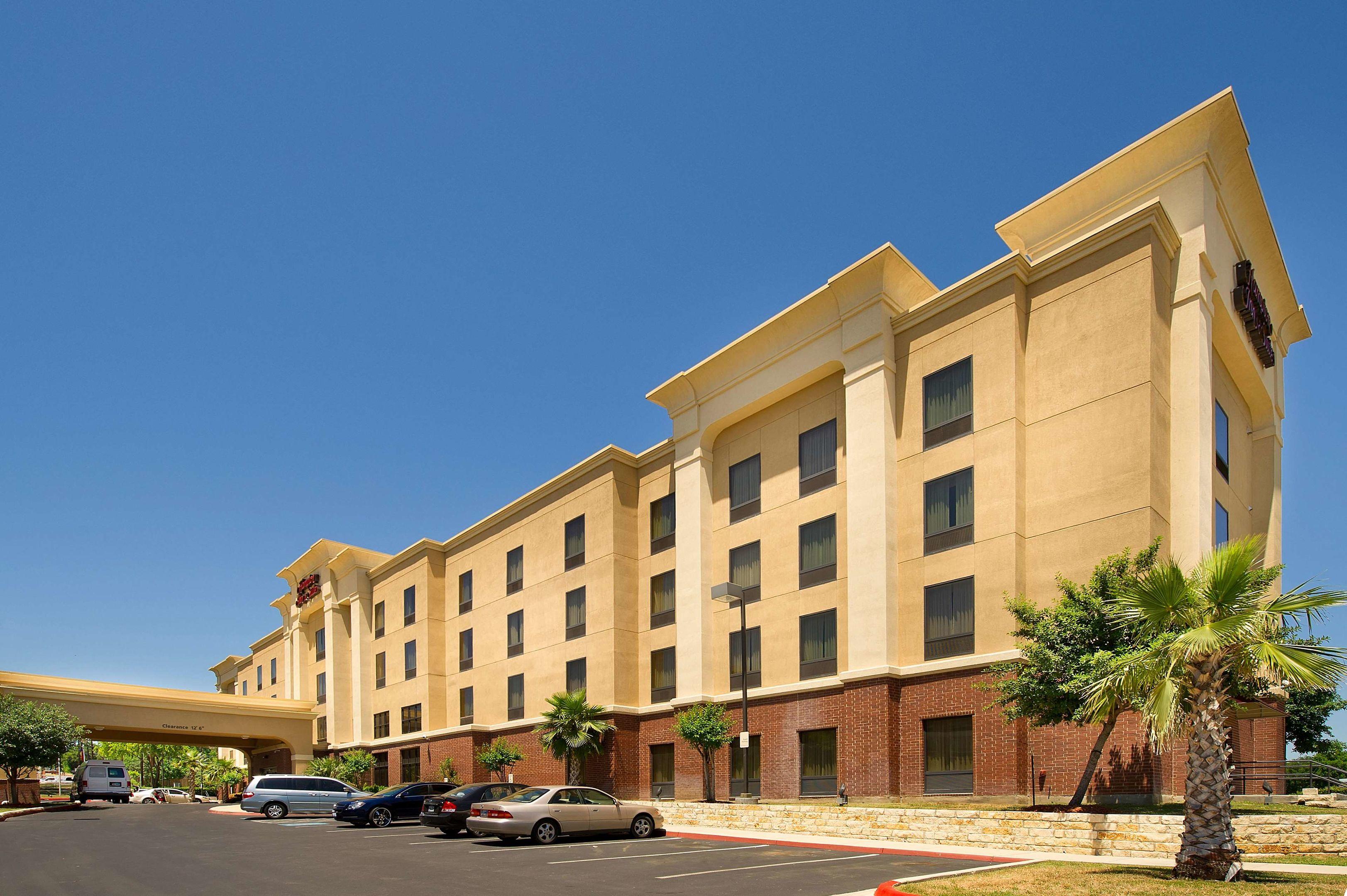 Hampton Inn & Suites San Antonio-Airport — photo 3