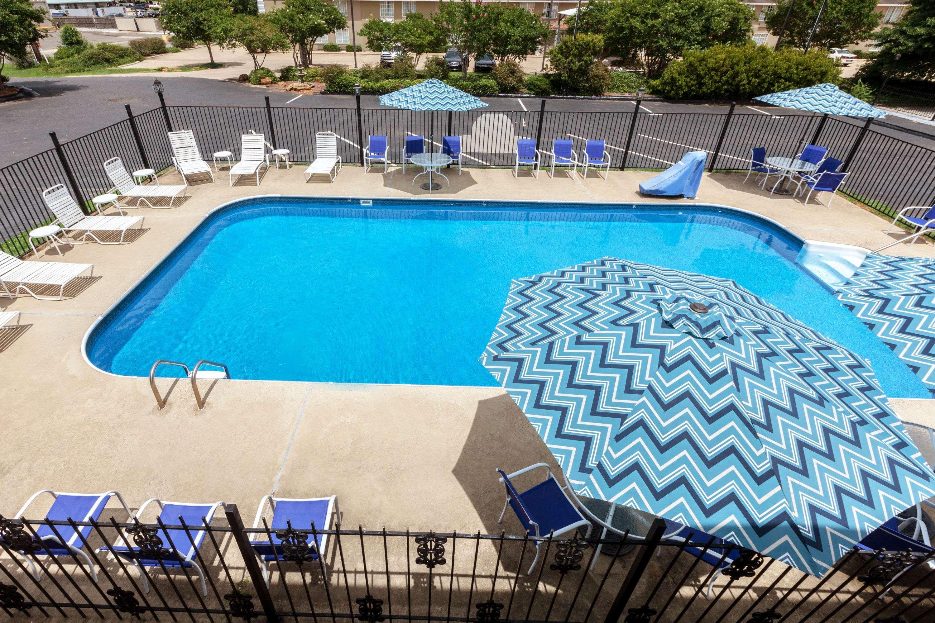 Days Inn by Wyndham Natchitoches — photo 3