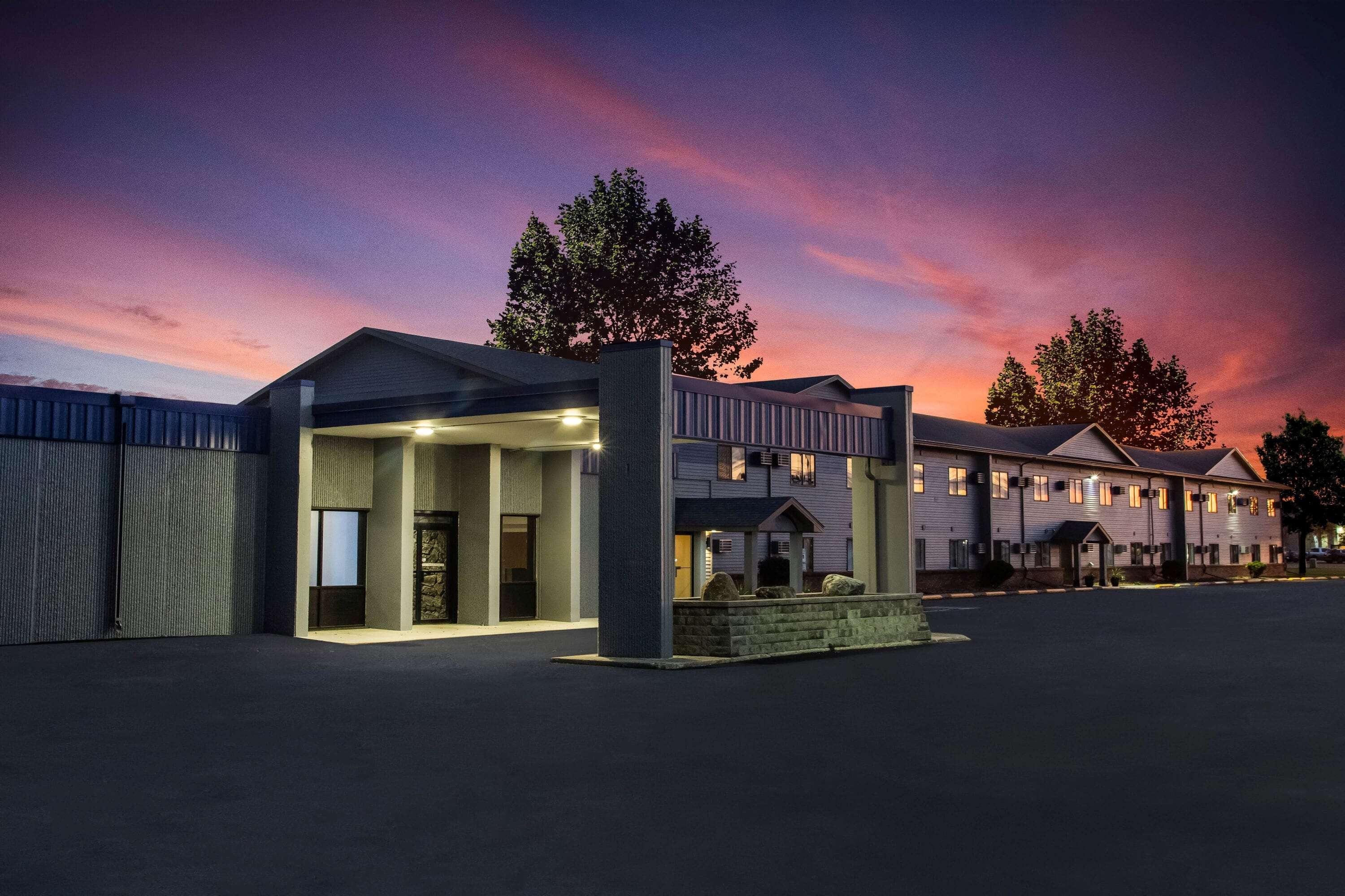 Travelodge by Wyndham Wahpeton Event Center — photo 3