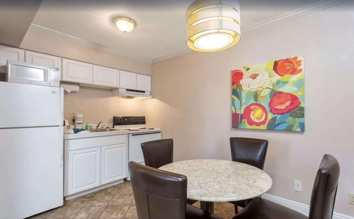 French Quarter Suites Hotel — photo 4