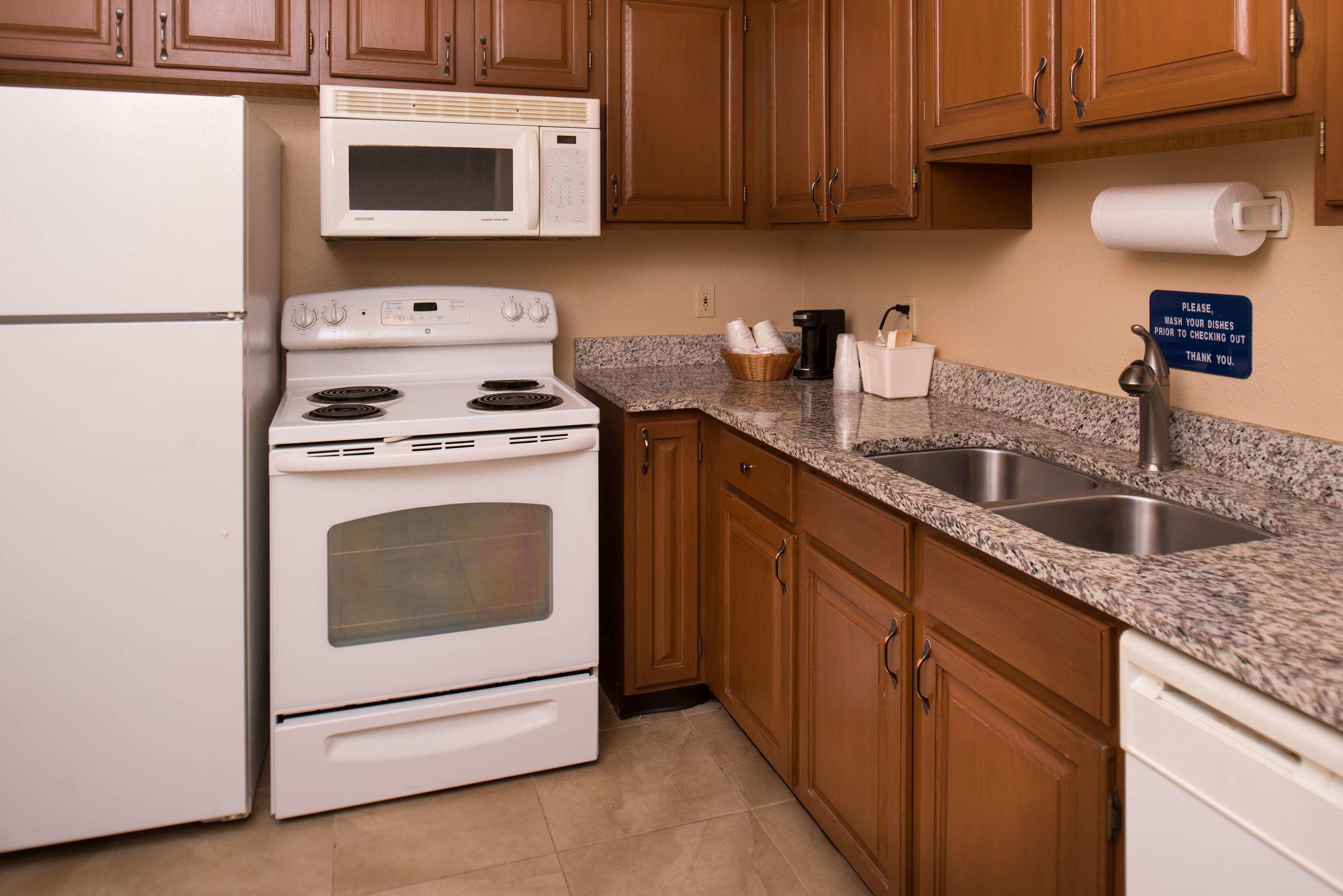 Best Western Ambassador Inn & Suites — photo 4