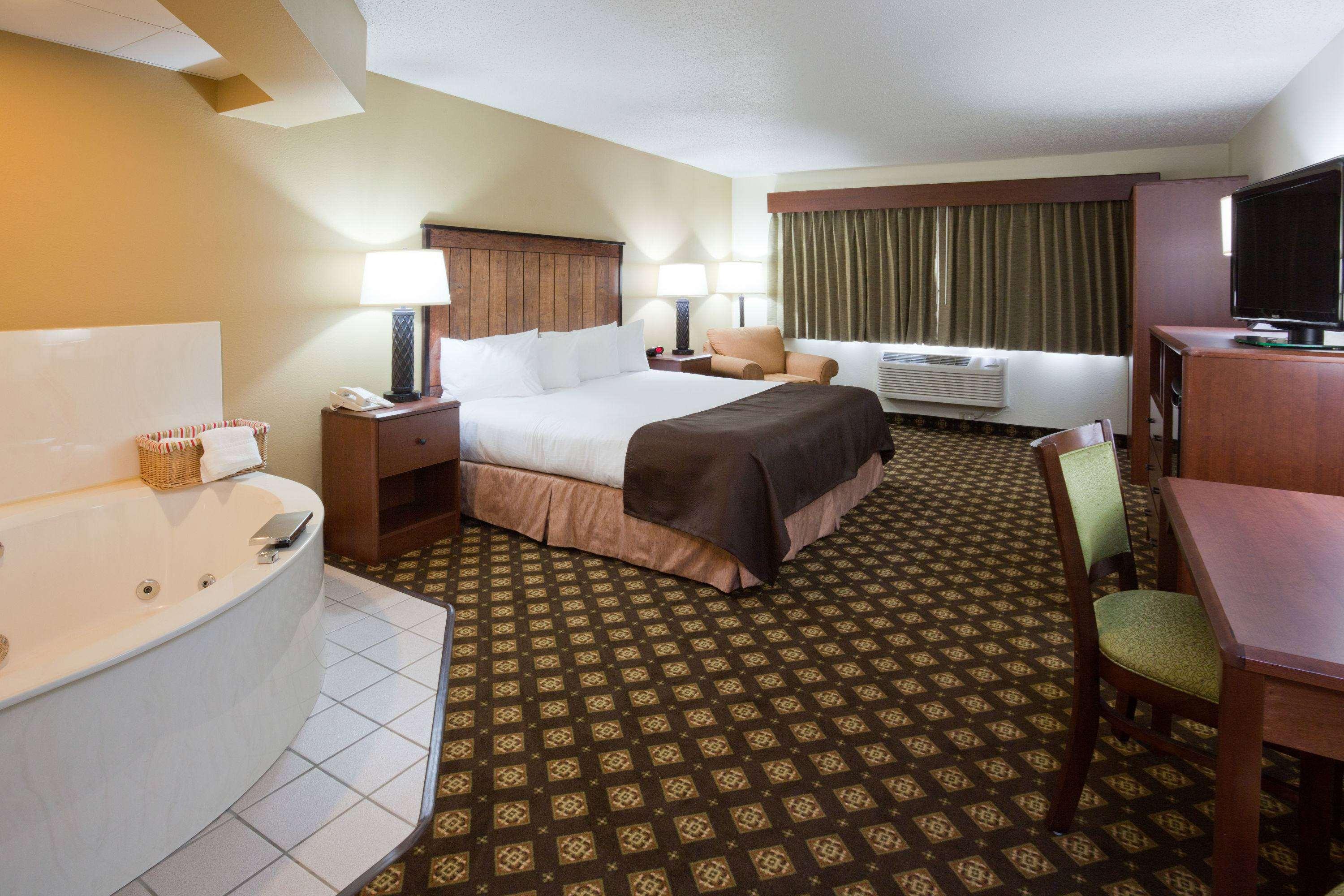 AmericInn Lodge & Suites Two Harbors — photo 5