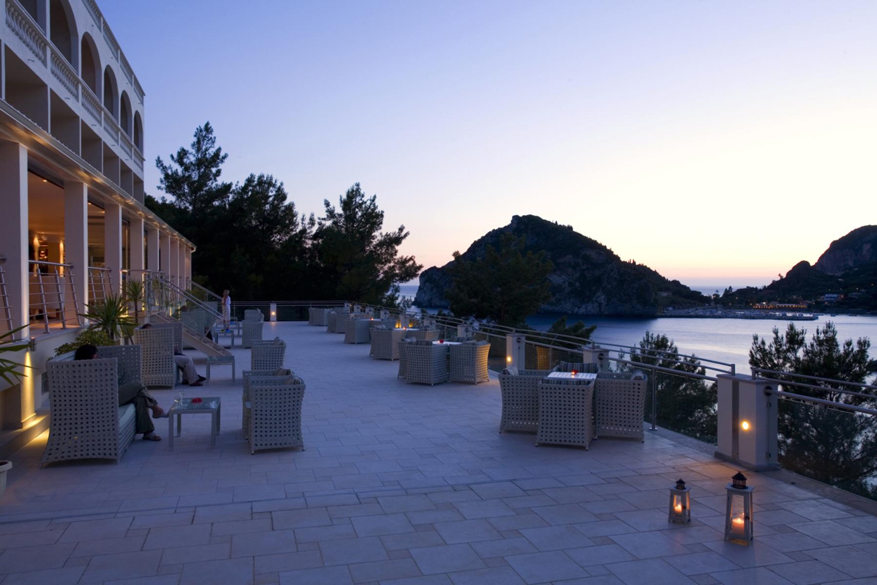 Akrotiri Beach Hotel — photo 4