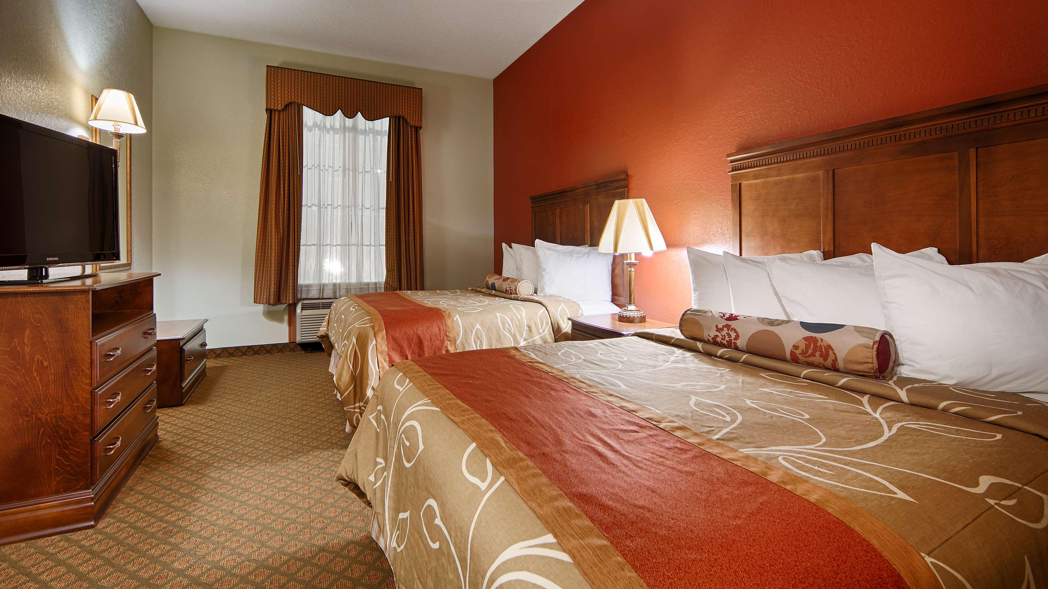 Best Western Plus Bradbury Inn & Suites — photo 5