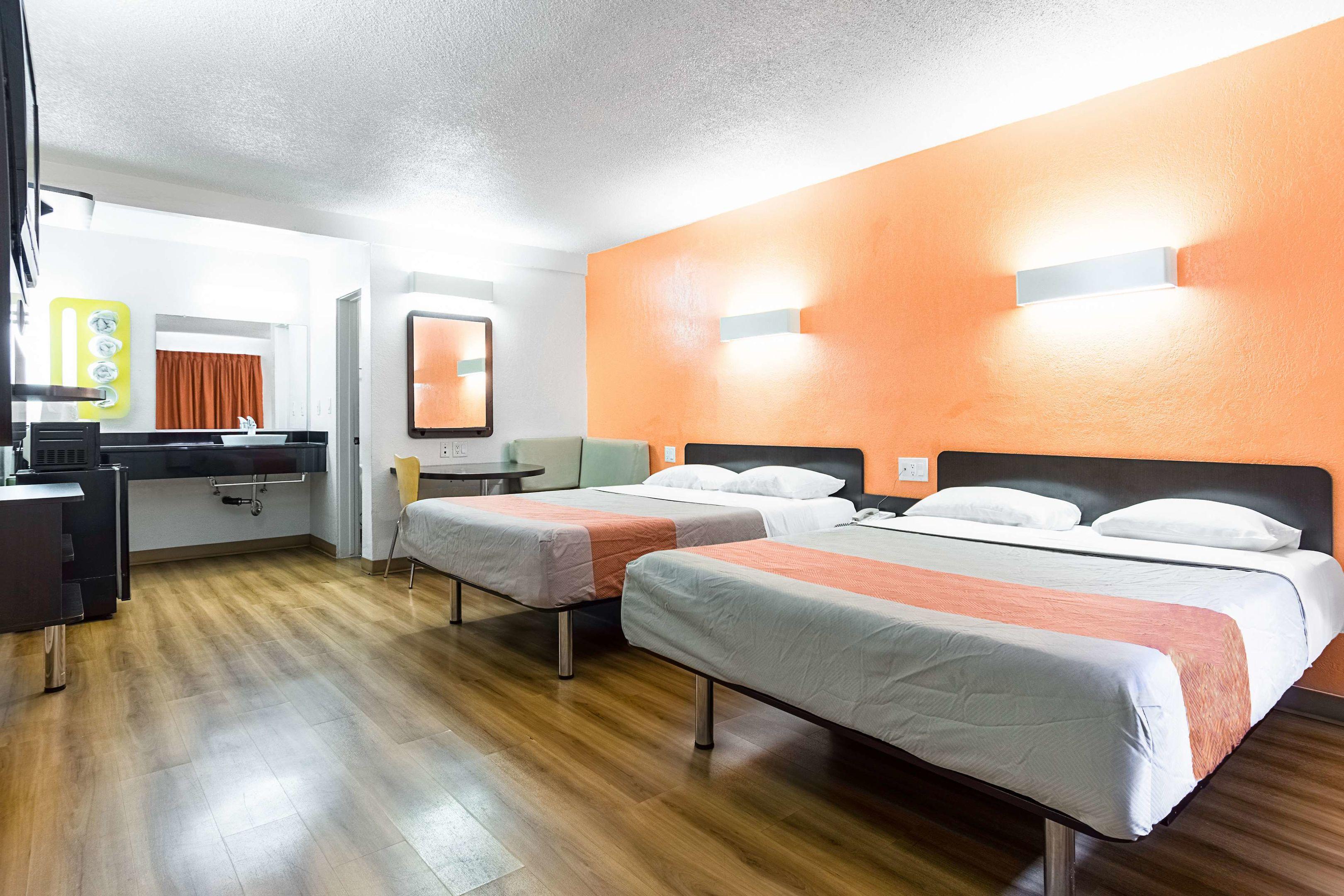 Motel 6 — photo 4