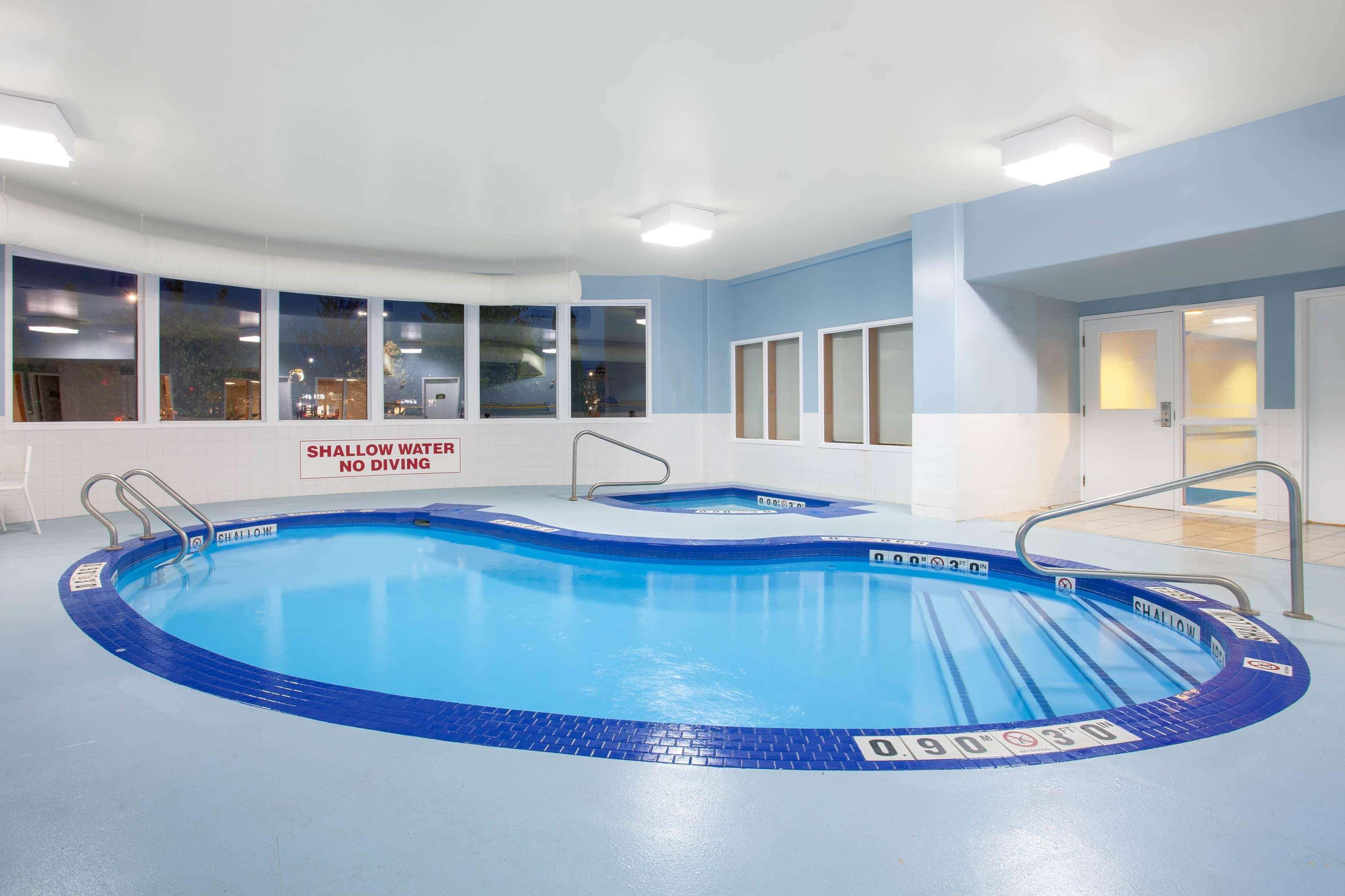 Super 8 by Wyndham Midland — photo 4