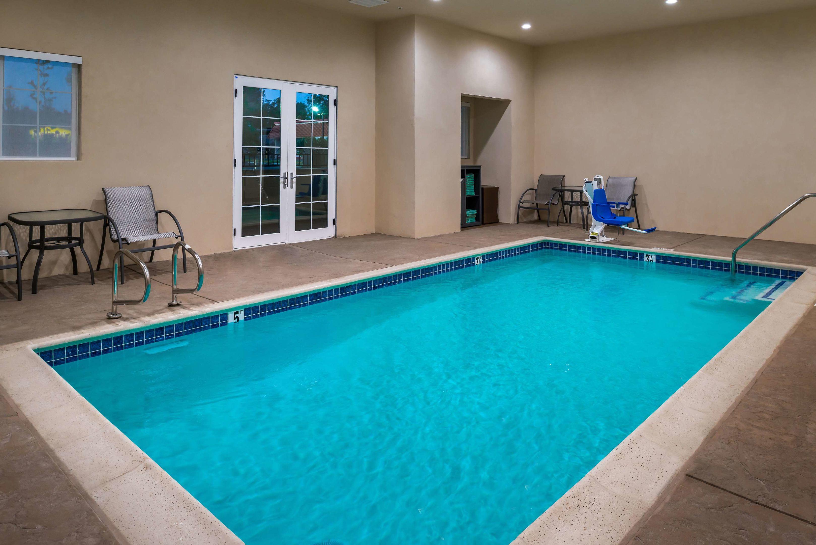 Best Western Plus Temecula Wine Country Hotel & Suites — photo 3