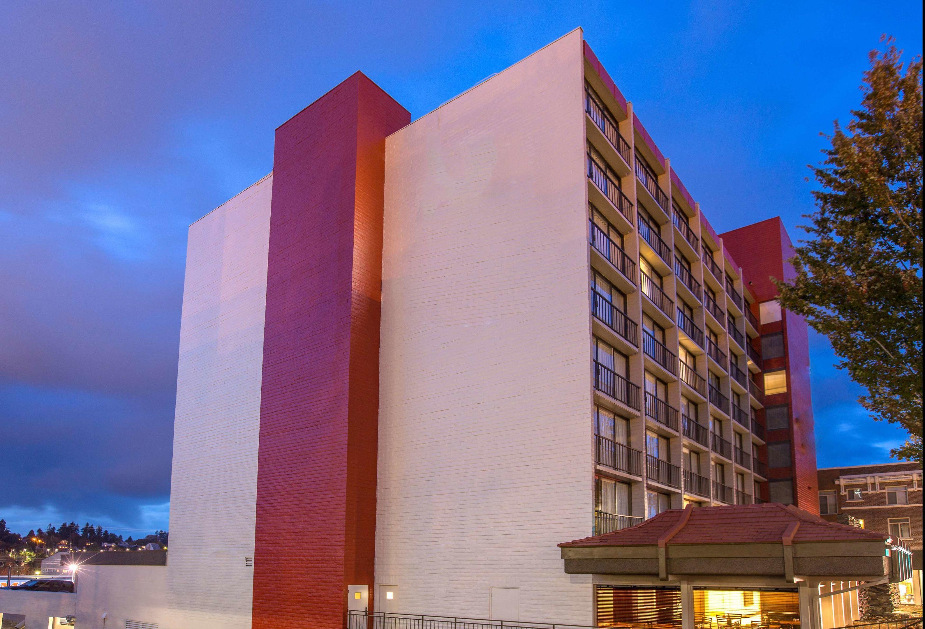 Red Lion Inn & Suites Olympia, Governor Hotel — photo 4
