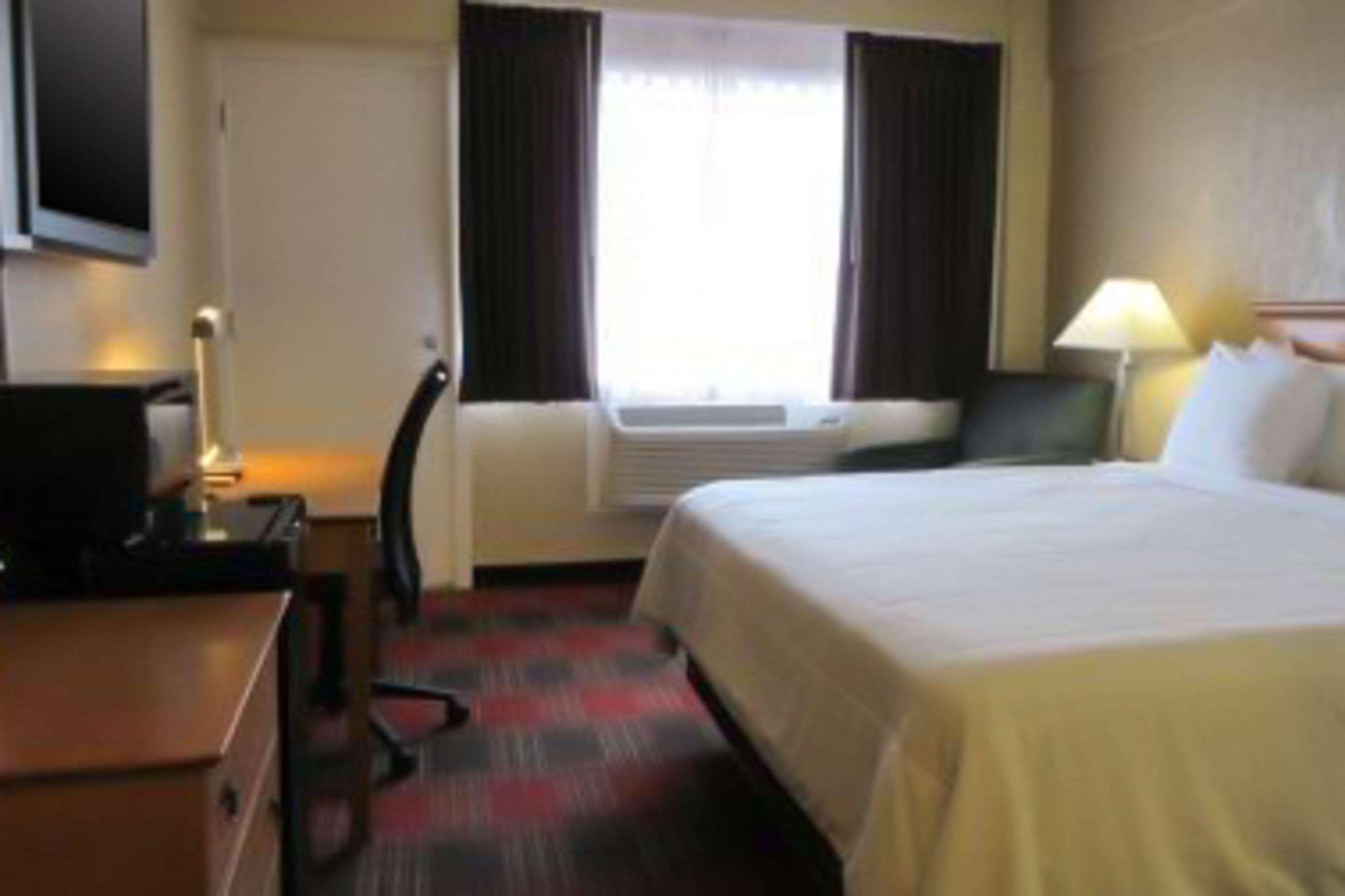 Quality Inn And Suites Airport — photo 5
