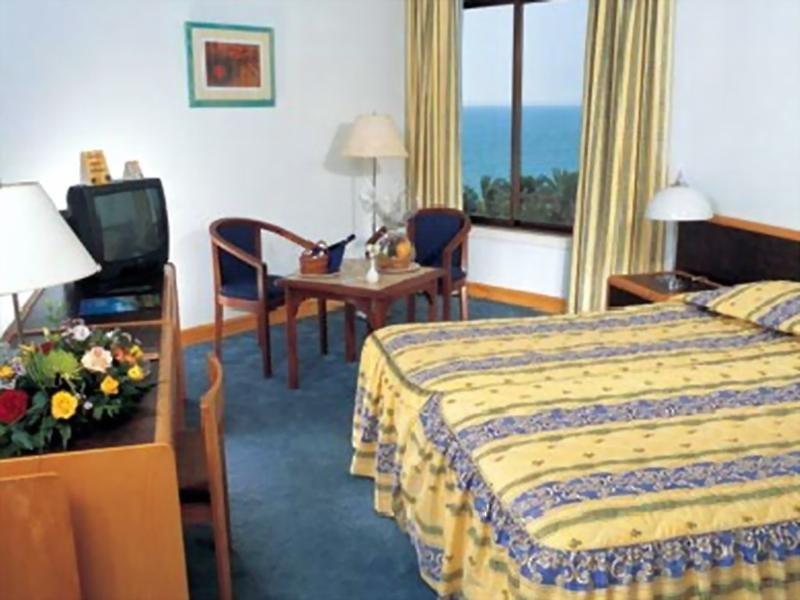 BM Beach Hotel — photo 5