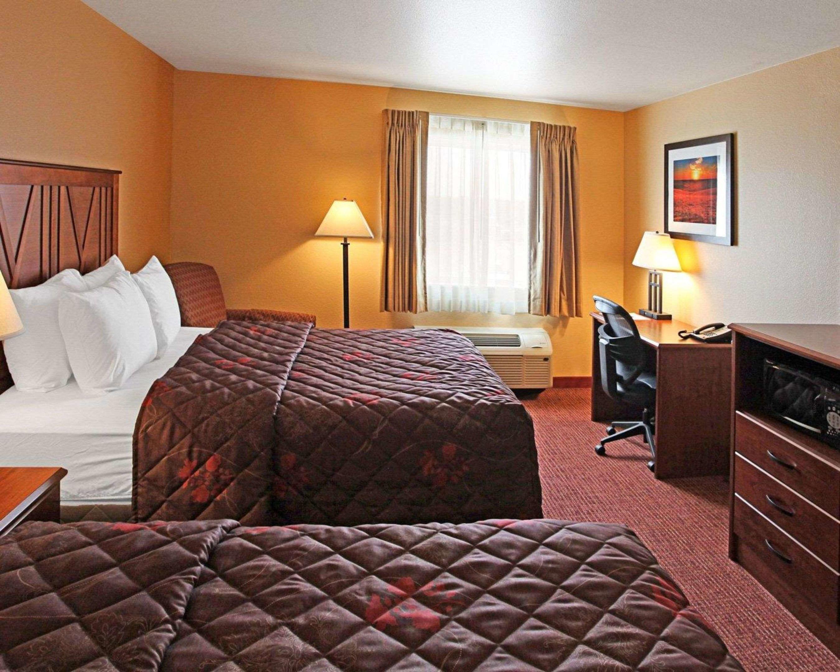 Rodeway Inn & Suites — photo 5