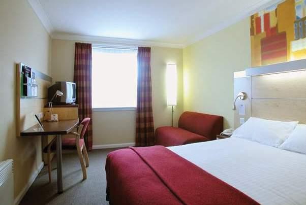Holiday Inn Express Waterfront — photo 5