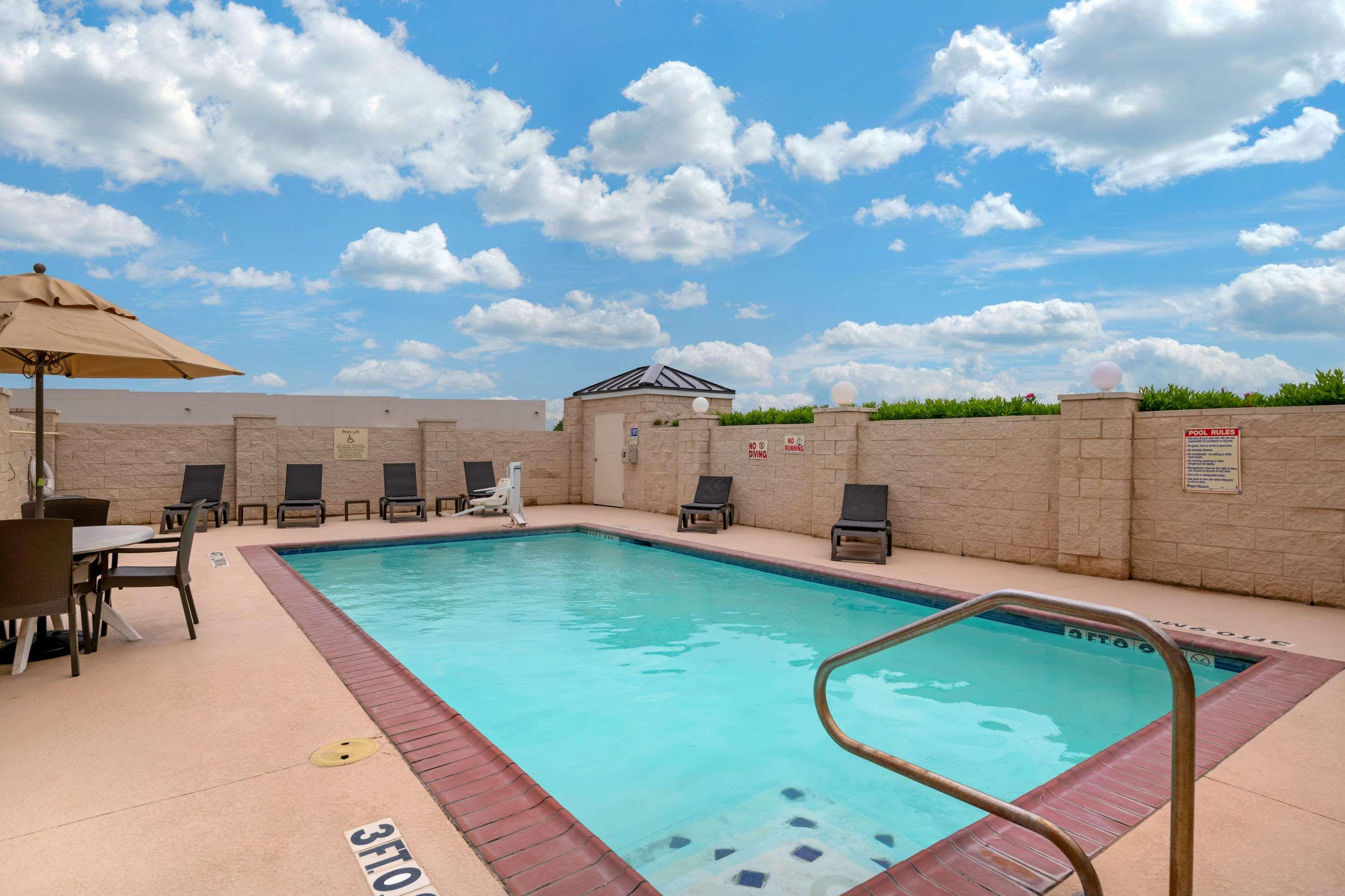 Comfort Inn & Suites — photo 5