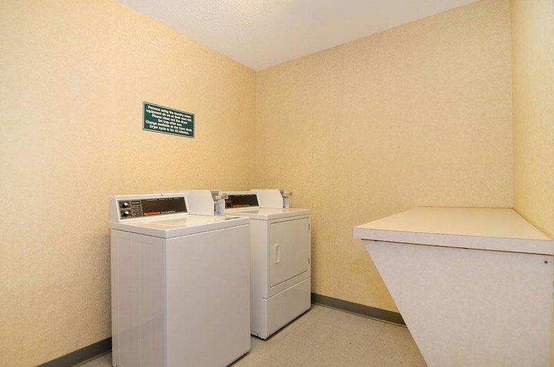 Best Western Airport Suites — photo 5