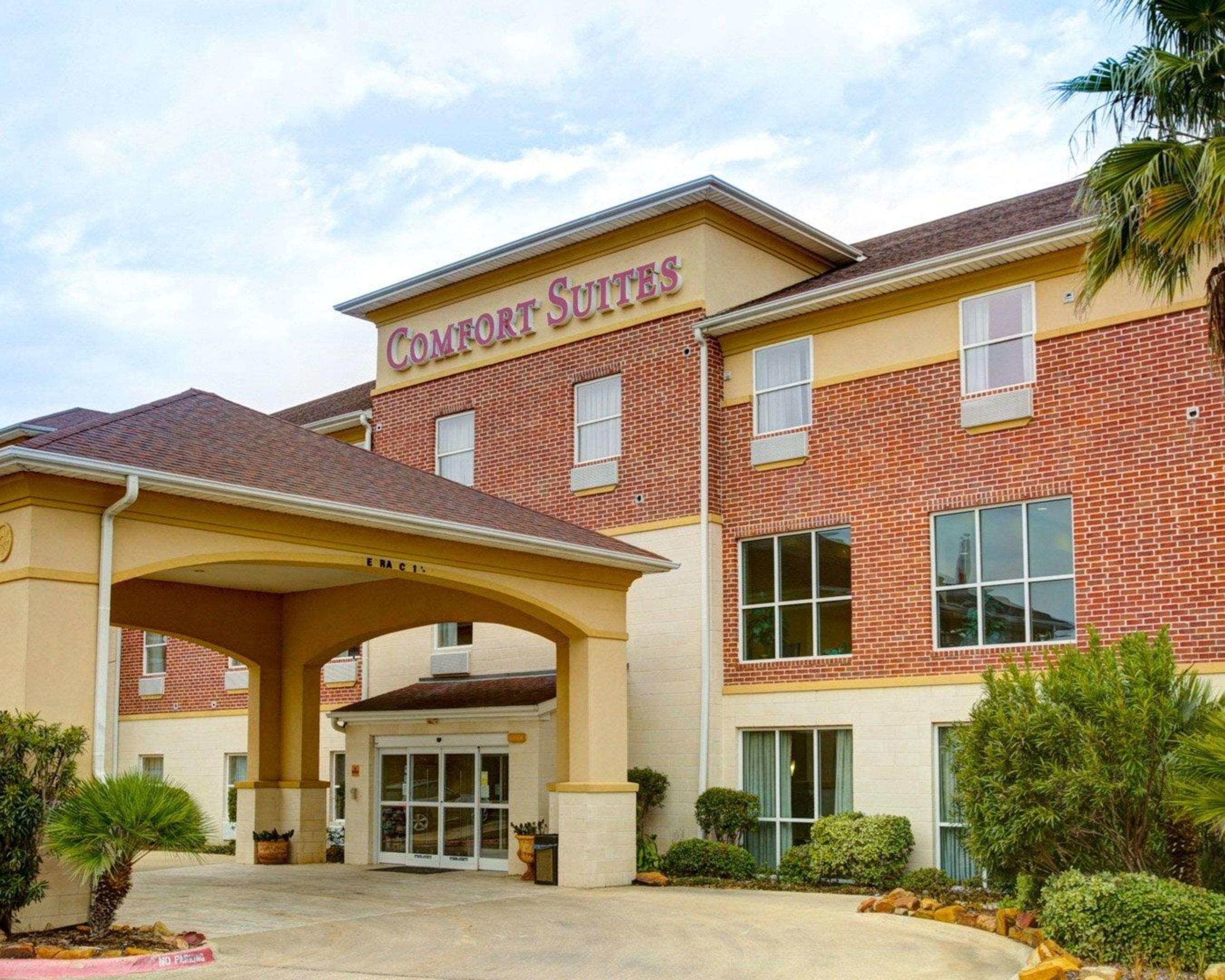 Comfort Suites University Drive — photo 3