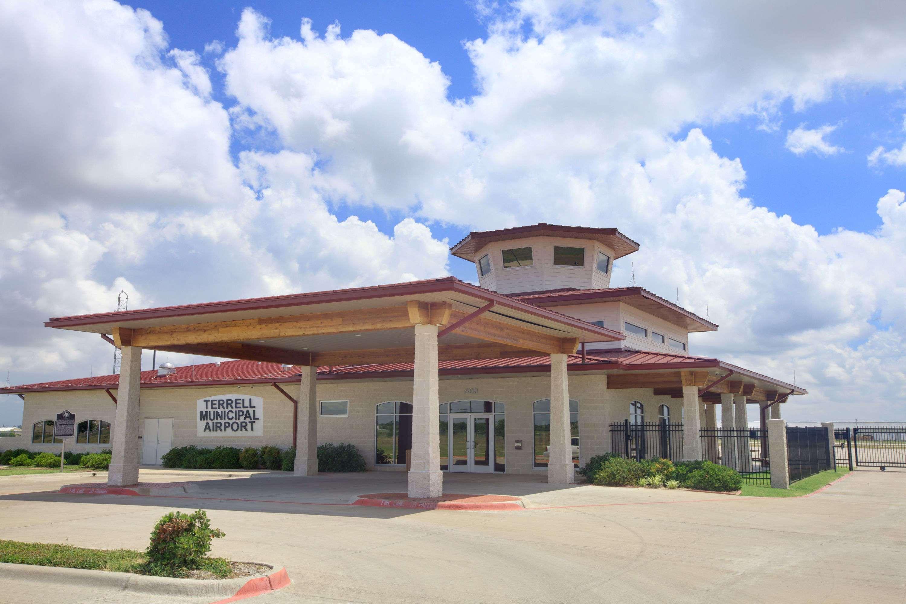 Baymont Inn & Suites Terrell — photo 3