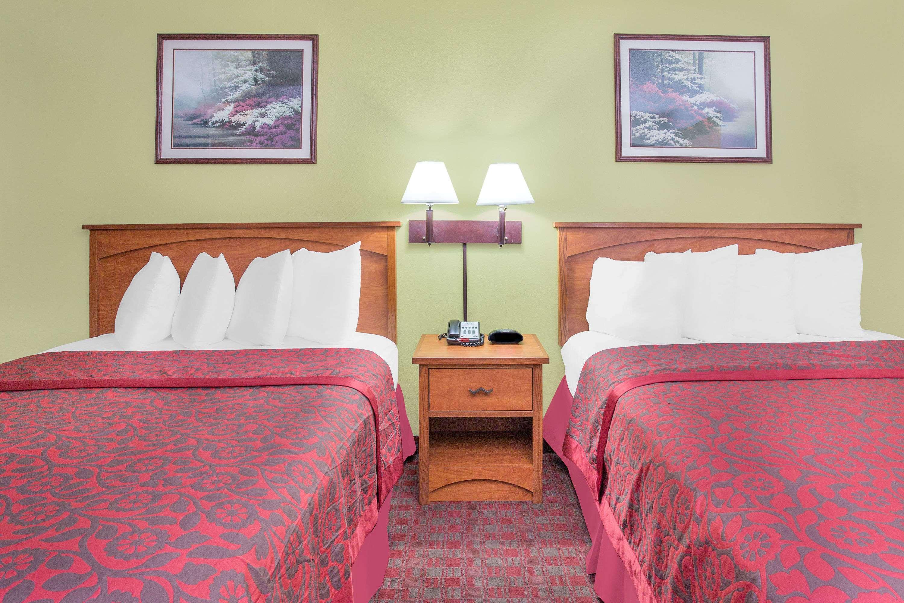 Days Inn by Wyndham Turlock — photo 4