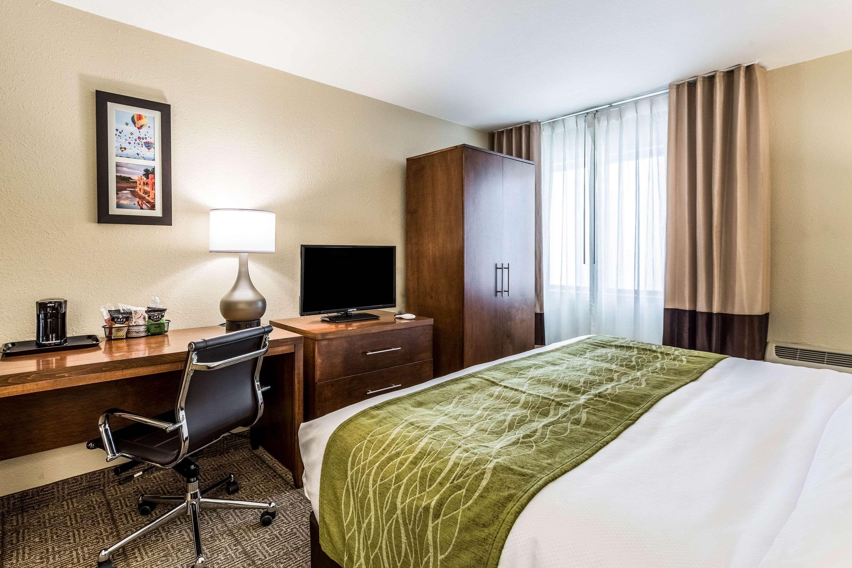 Comfort Inn & Suites Albuquerque Downtown — photo 5
