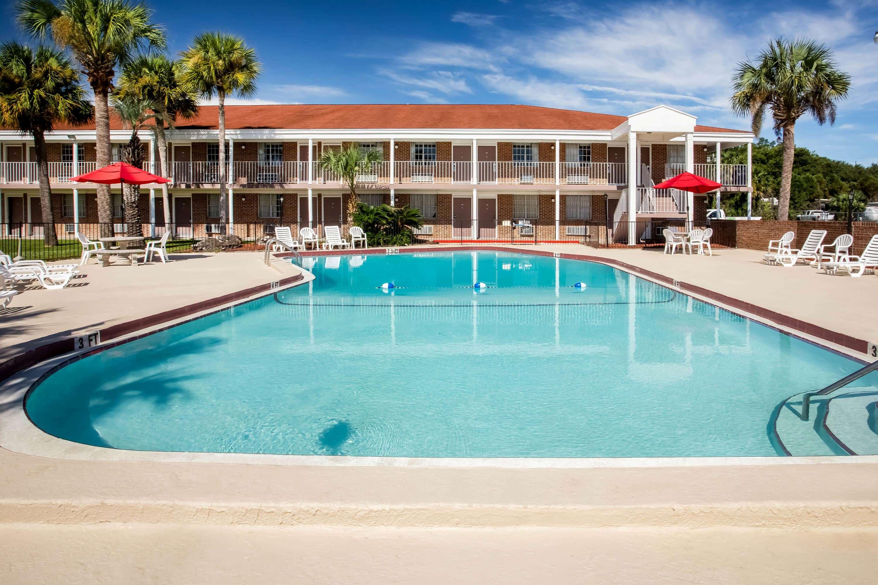 Super 8 by Wyndham Lake City — photo 3