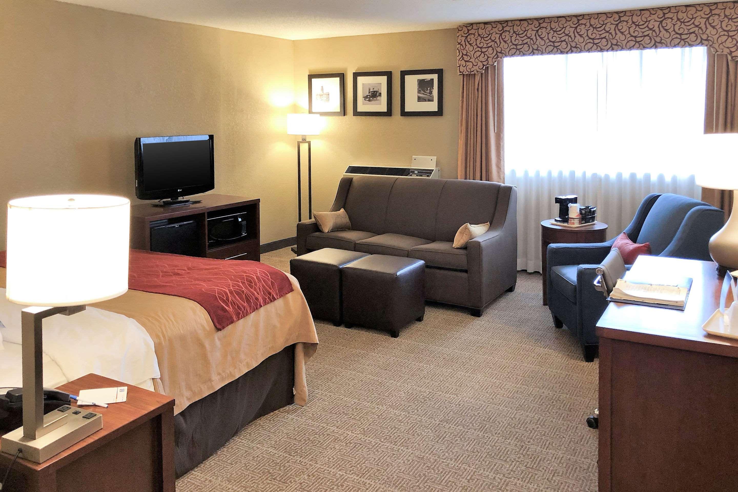 Comfort Inn Farmington Hills — photo 4