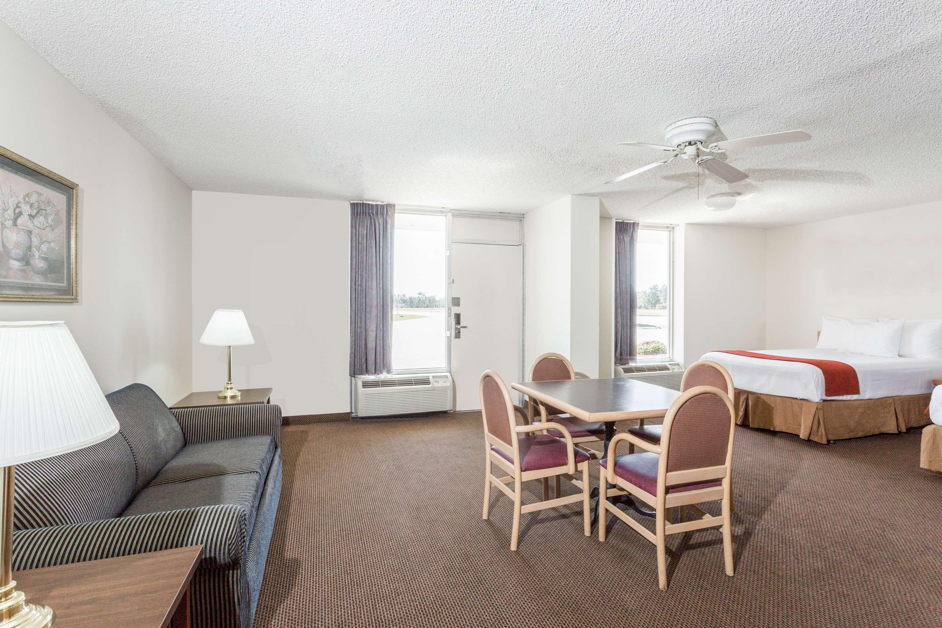 Days Inn Adel-South Georgia-Motorsports Park — photo 4