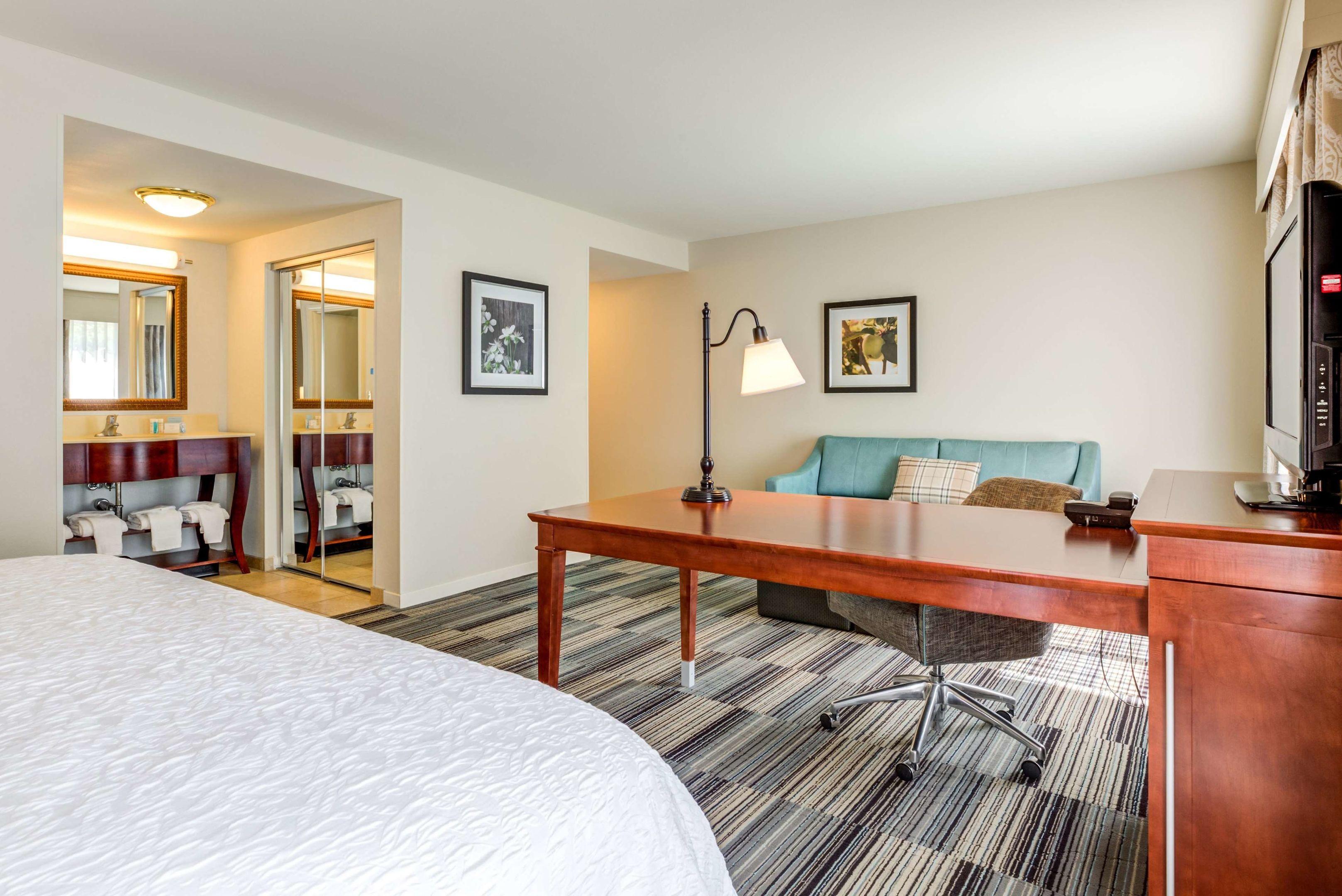 Hampton Inn & Suites — photo 5