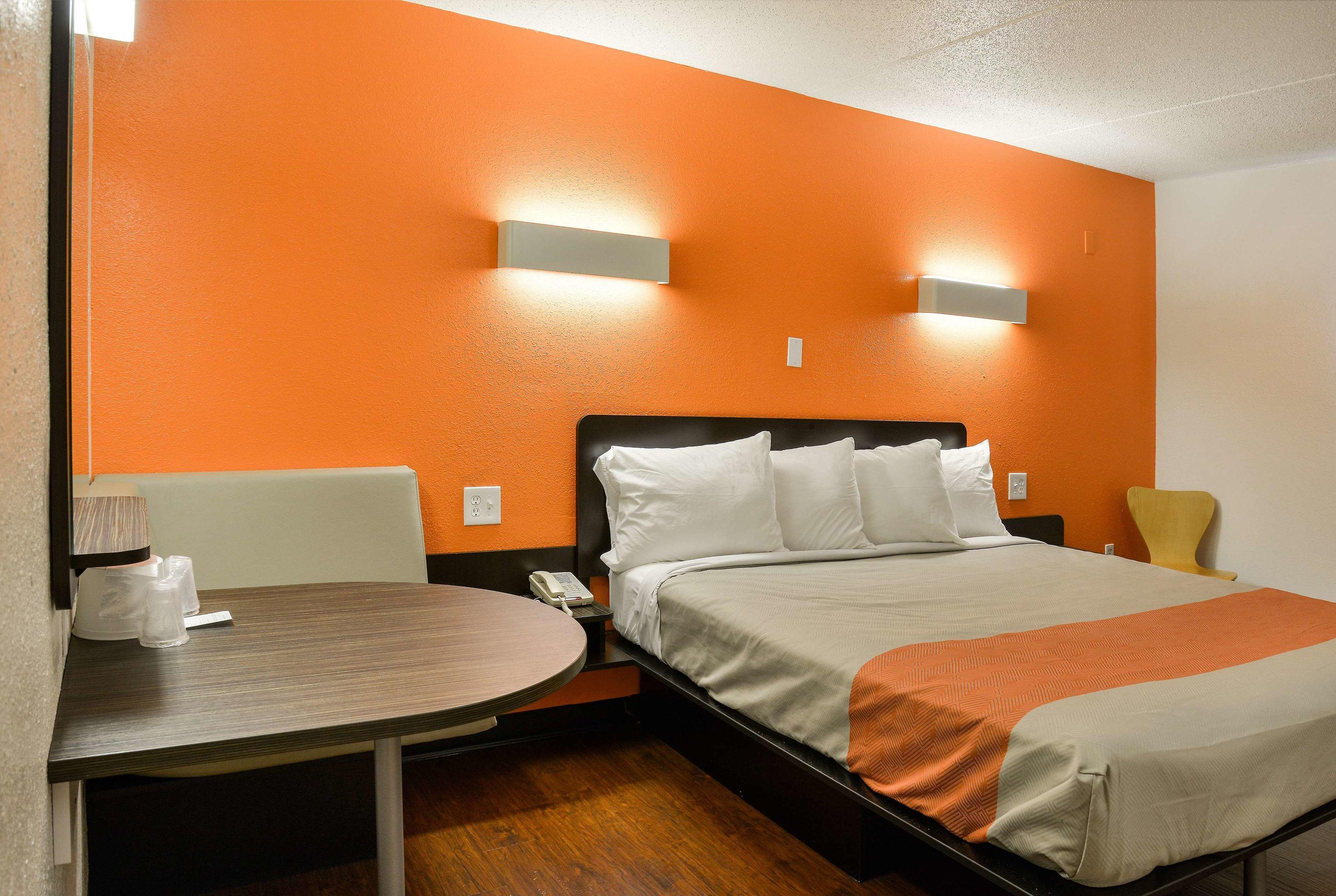 Motel 6 Toledo OH — photo 4