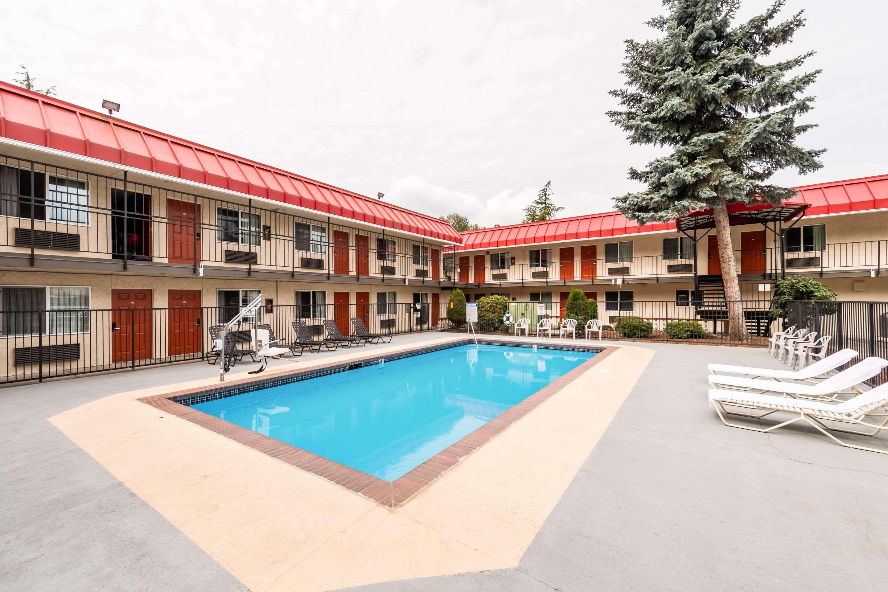 Econo Lodge Renton - Bellevue — photo 4