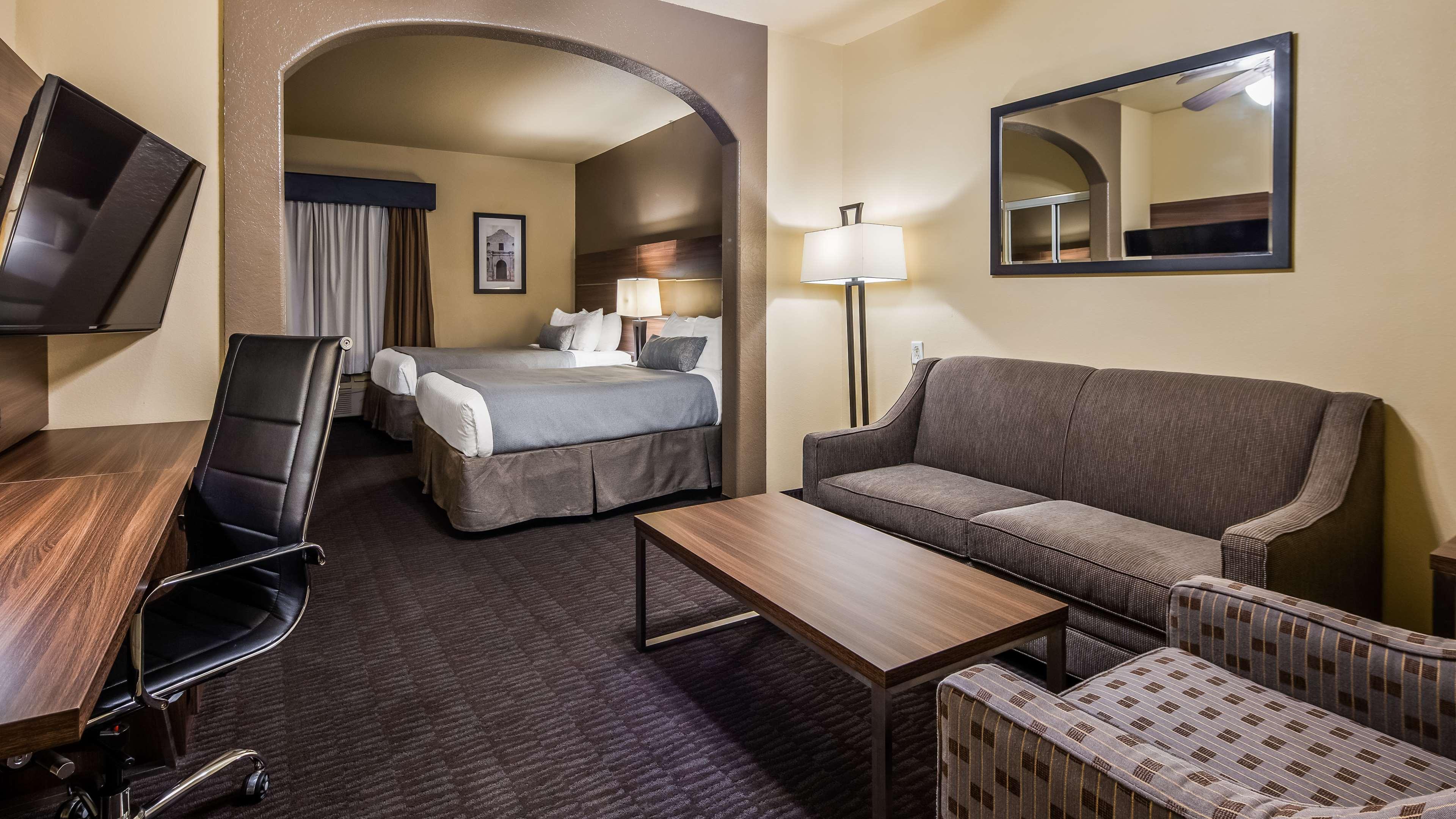 Best Western Plus Hill Country Suites — photo 5