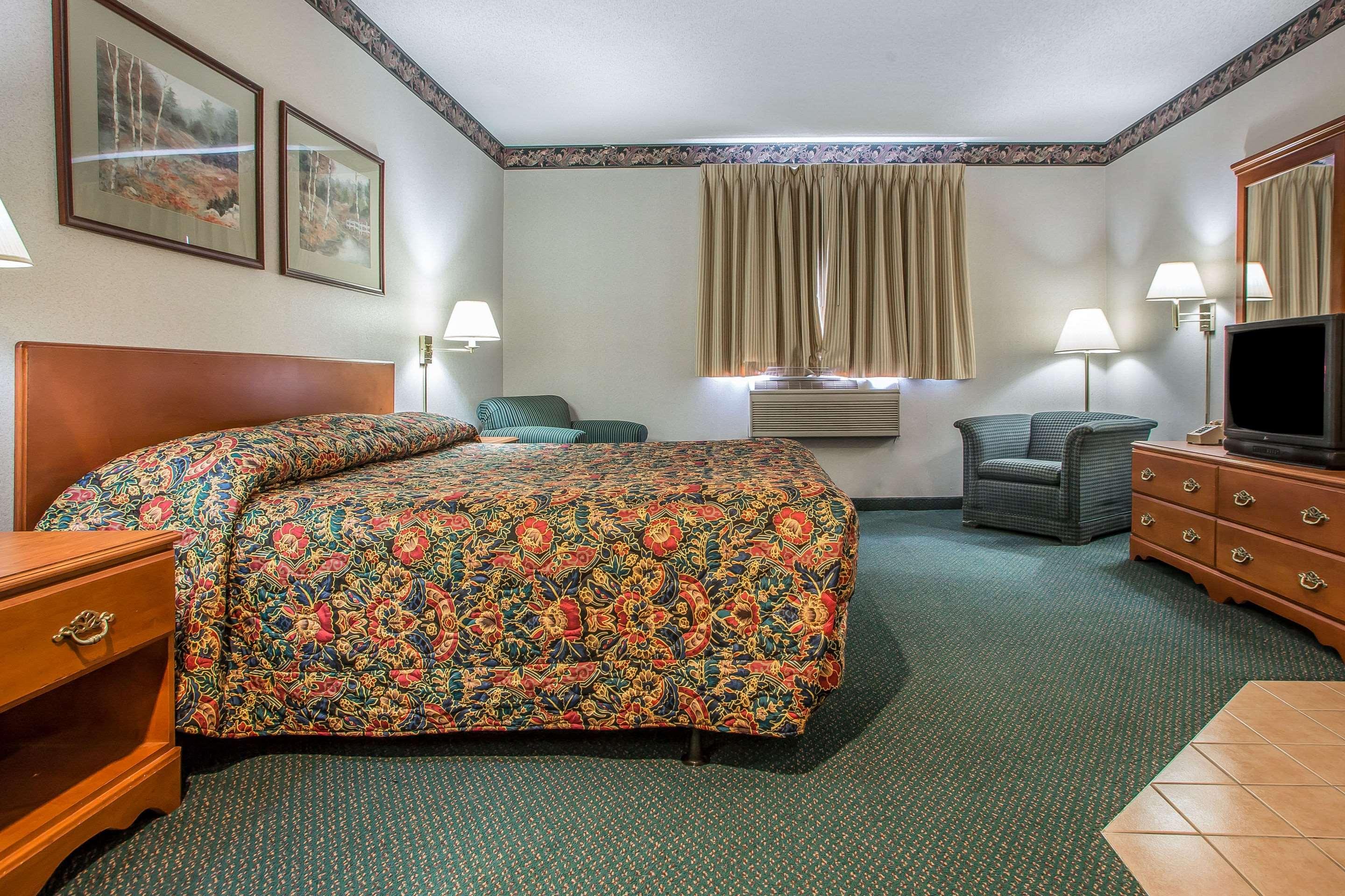 Rodeway Inn — photo 4