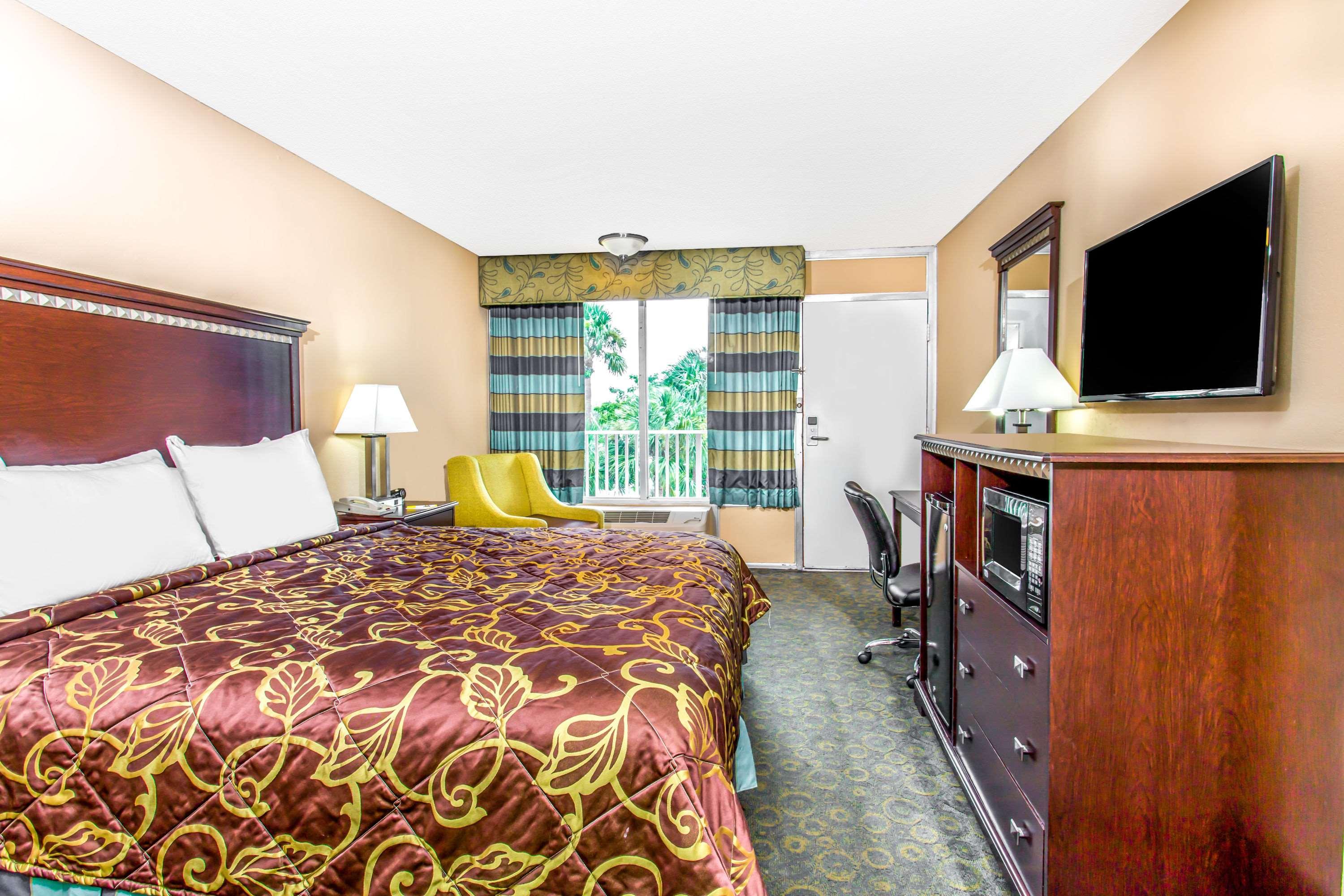 Days Inn Fort Lauderdale Airport Cruise Port — photo 5