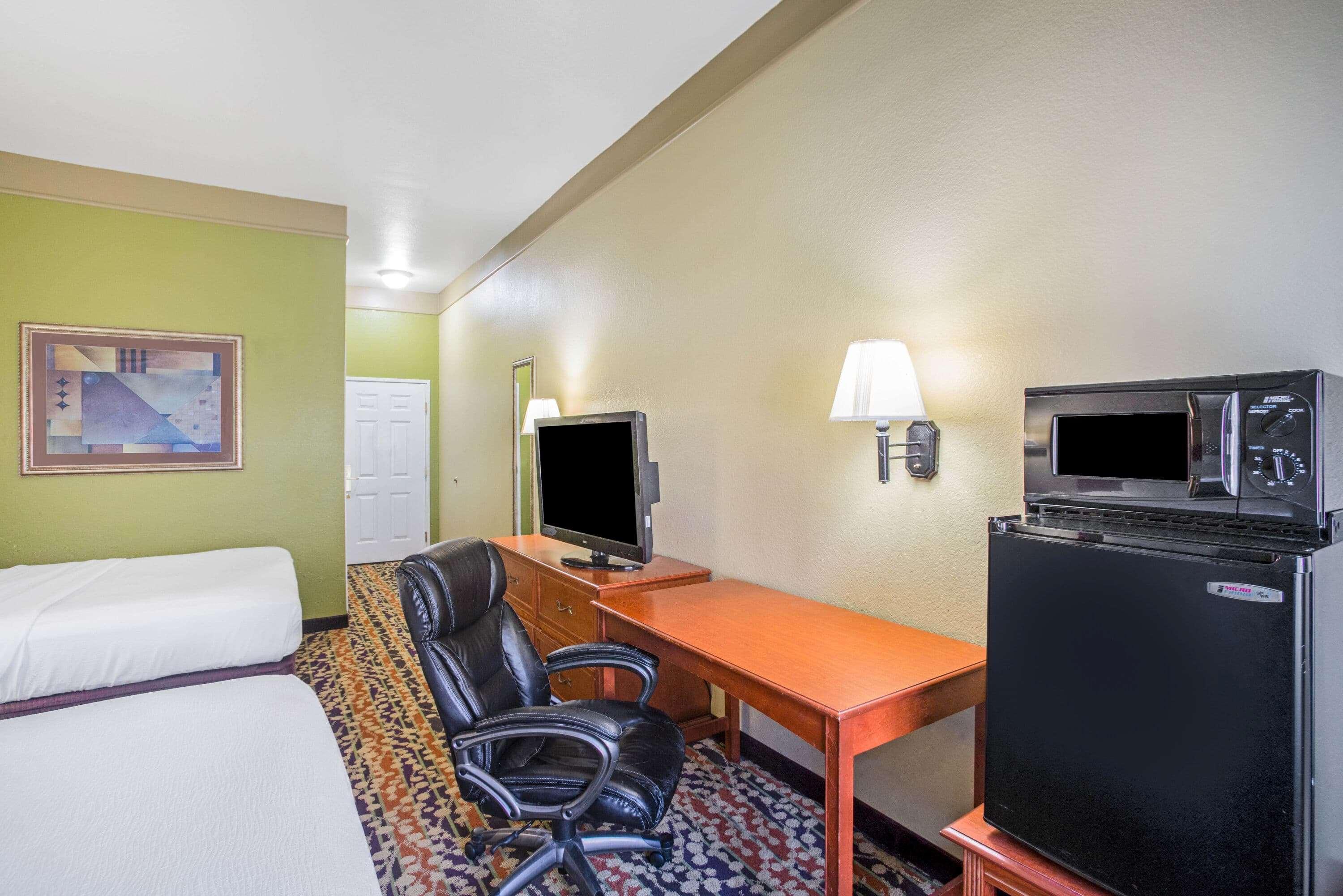 La Quinta Inn & Suites Belton — photo 5