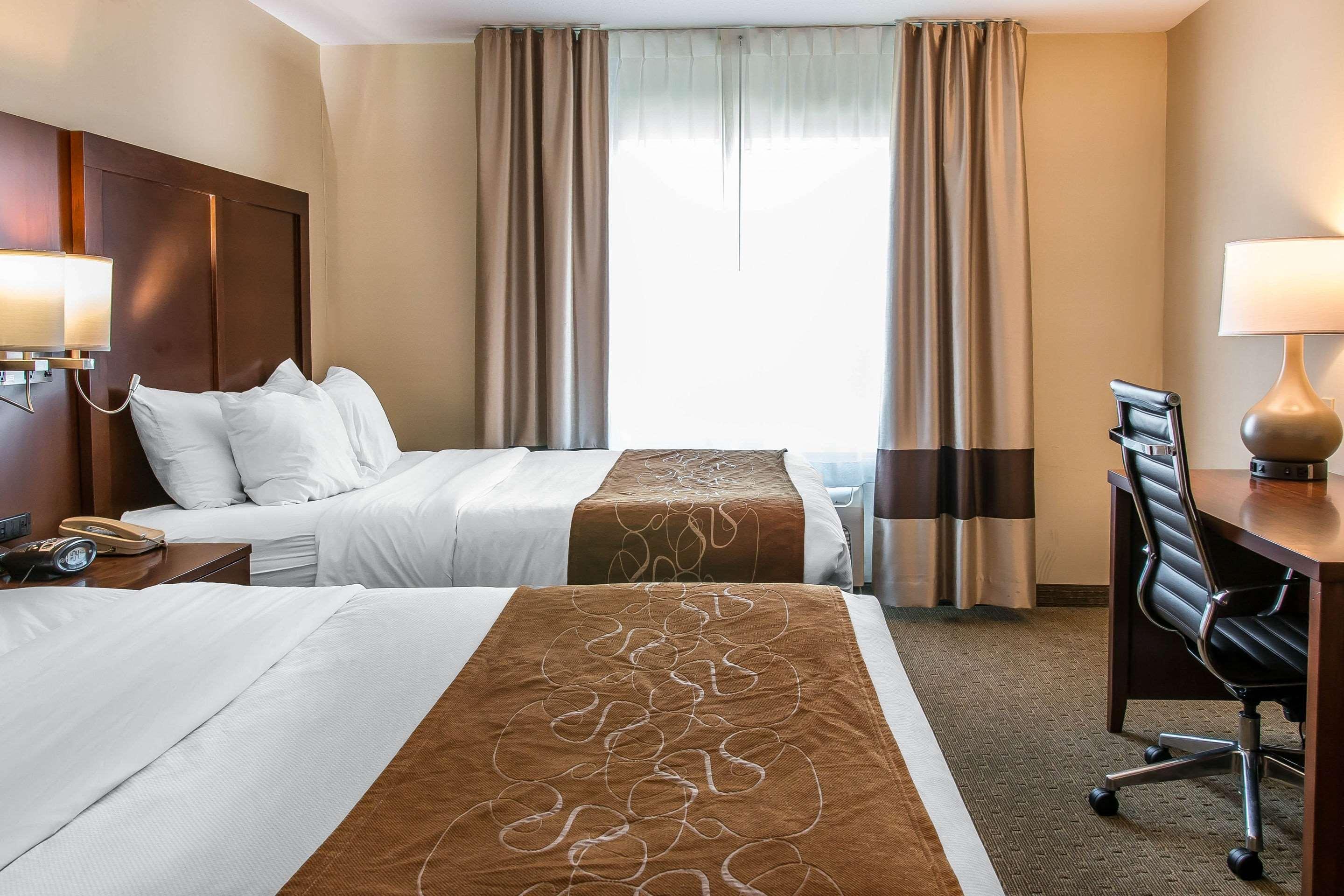 Comfort Suites — photo 5