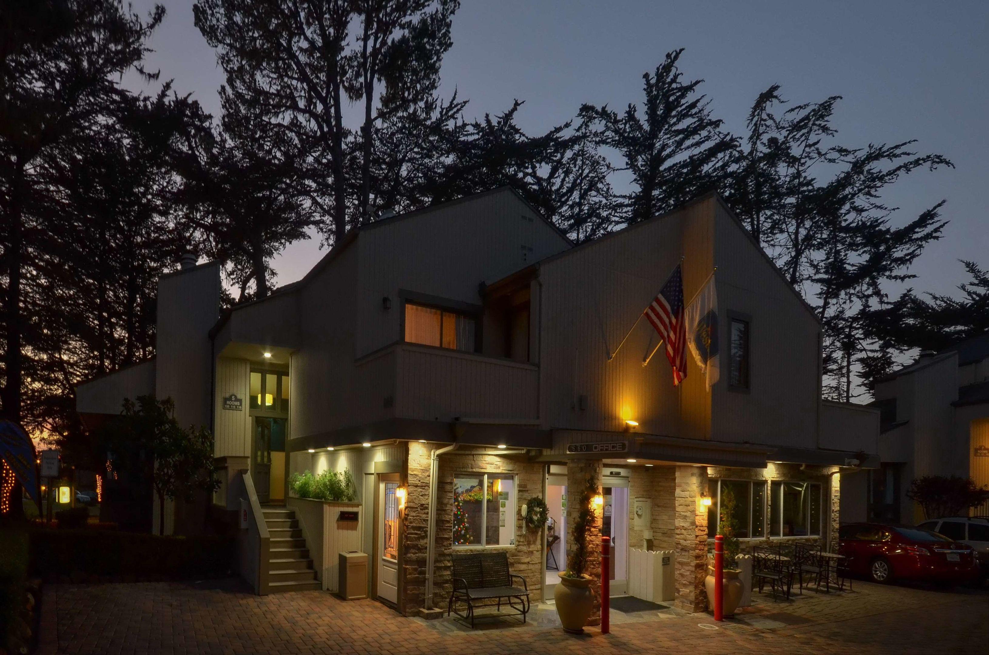 Best Western The Inn & Suites Pacific Grove — photo 5