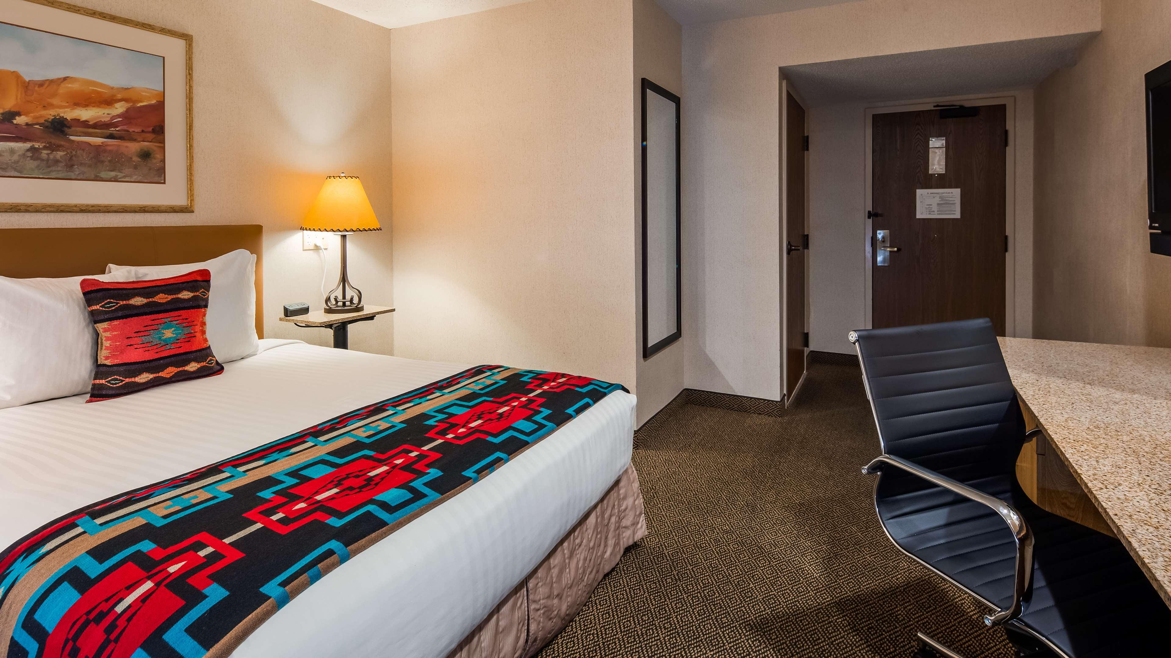 Inn at Santa Fe, SureStay Collection by Best Western — photo 4