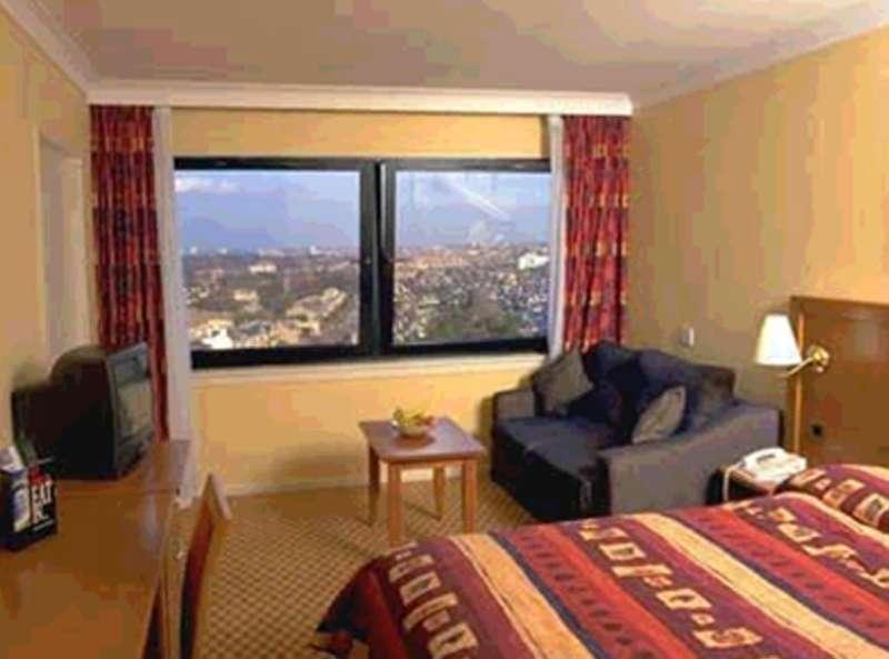 Holiday Inn Edinburgh City - West — photo 4