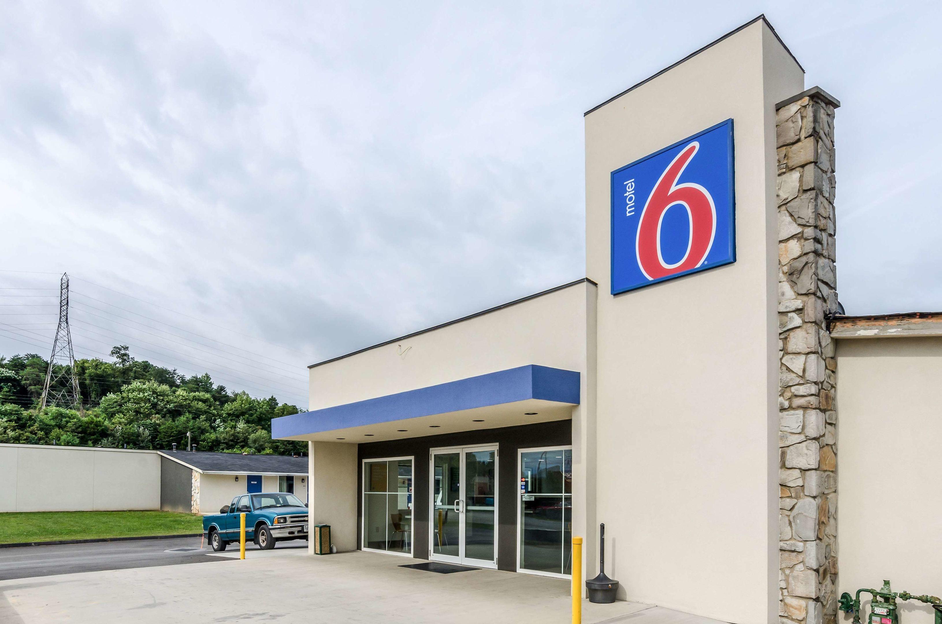 Motel 6 Troutville — photo 4