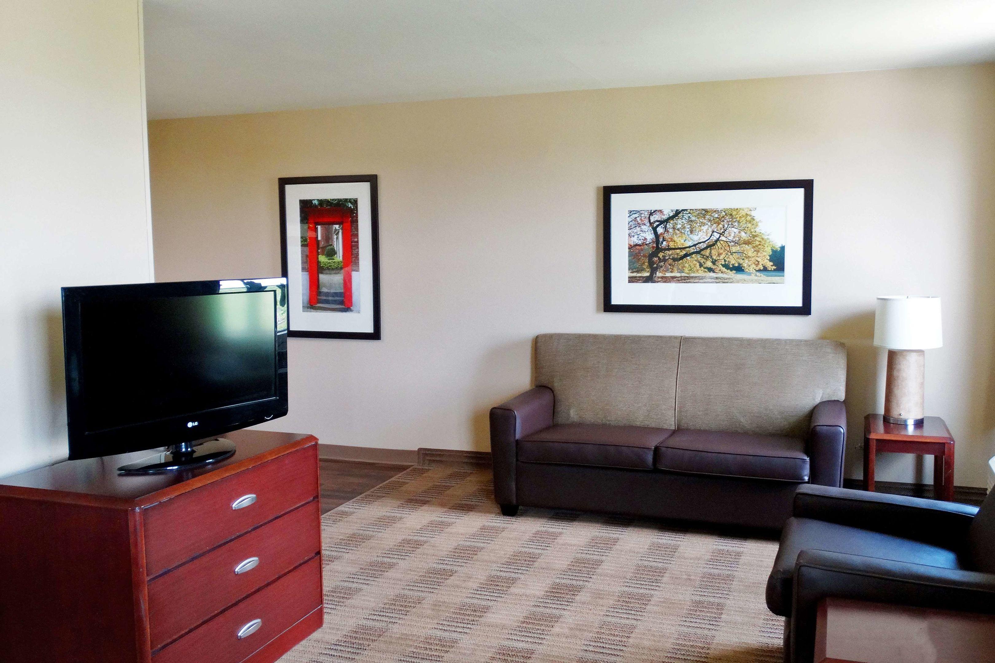 Extended Stay America - Detroit - Auburn Hills - Featherstone Rd. — photo 5