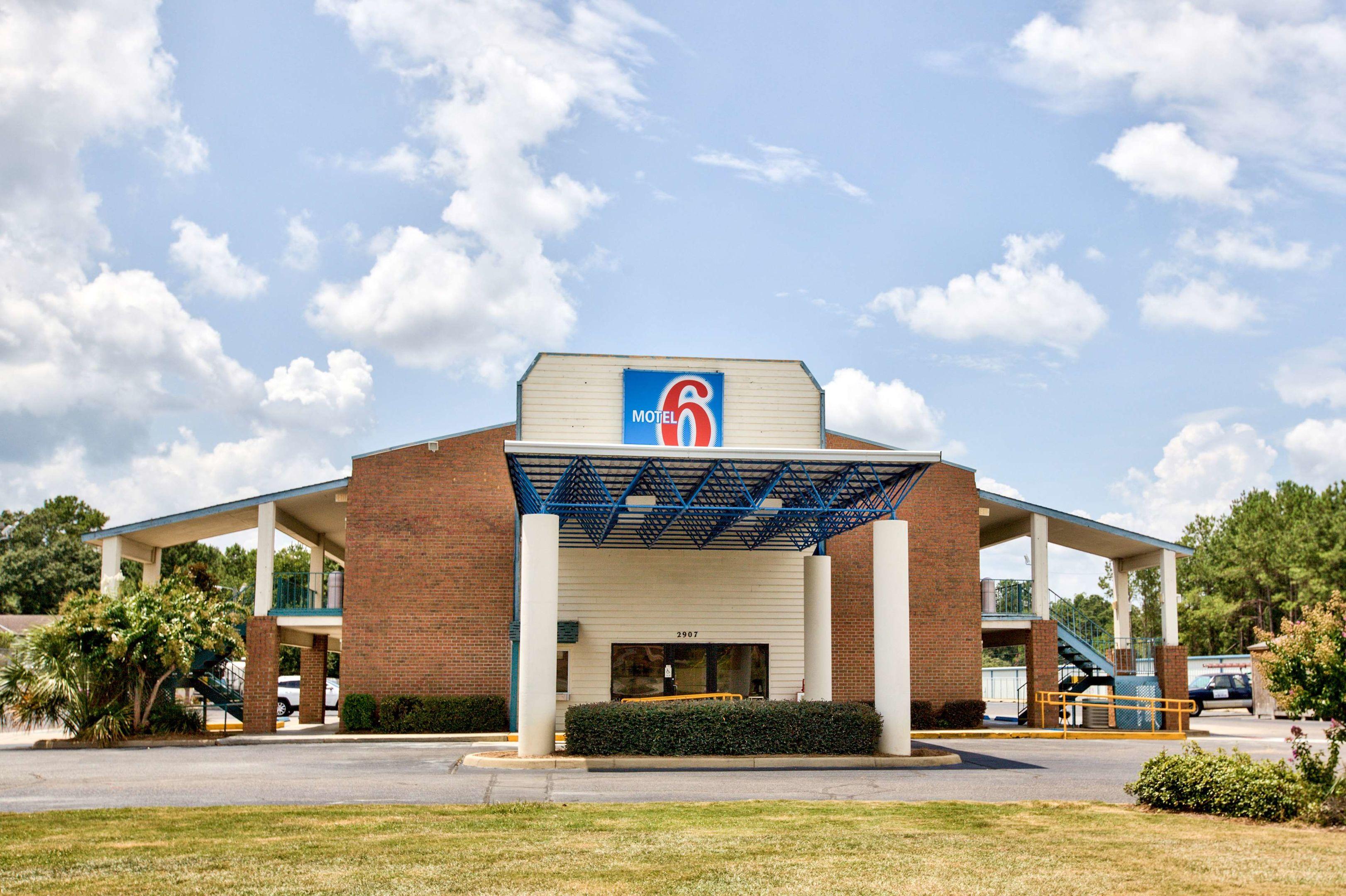 Motel 6 Dothan — photo 4