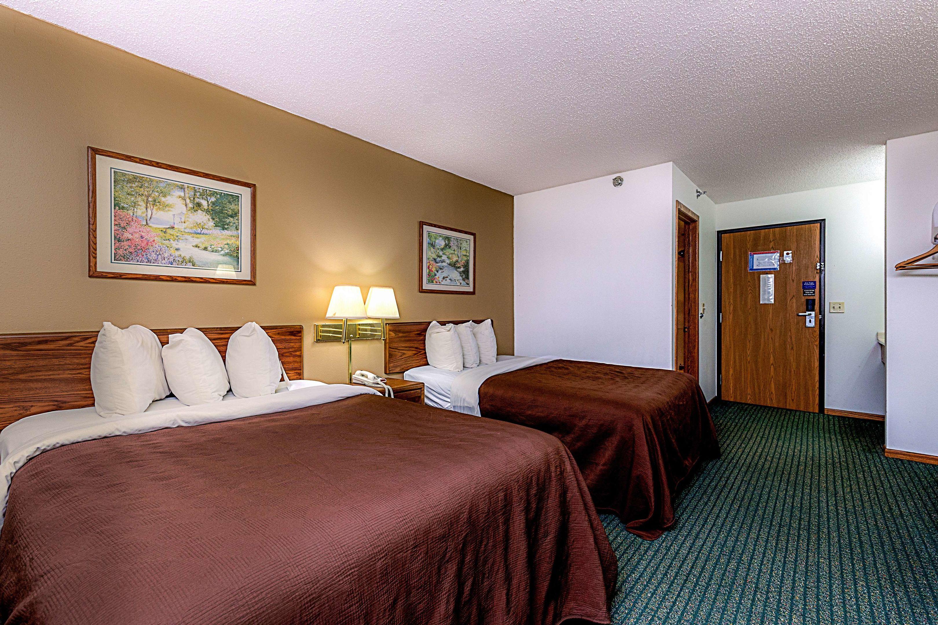 Motel 6 Kewanee — photo 4
