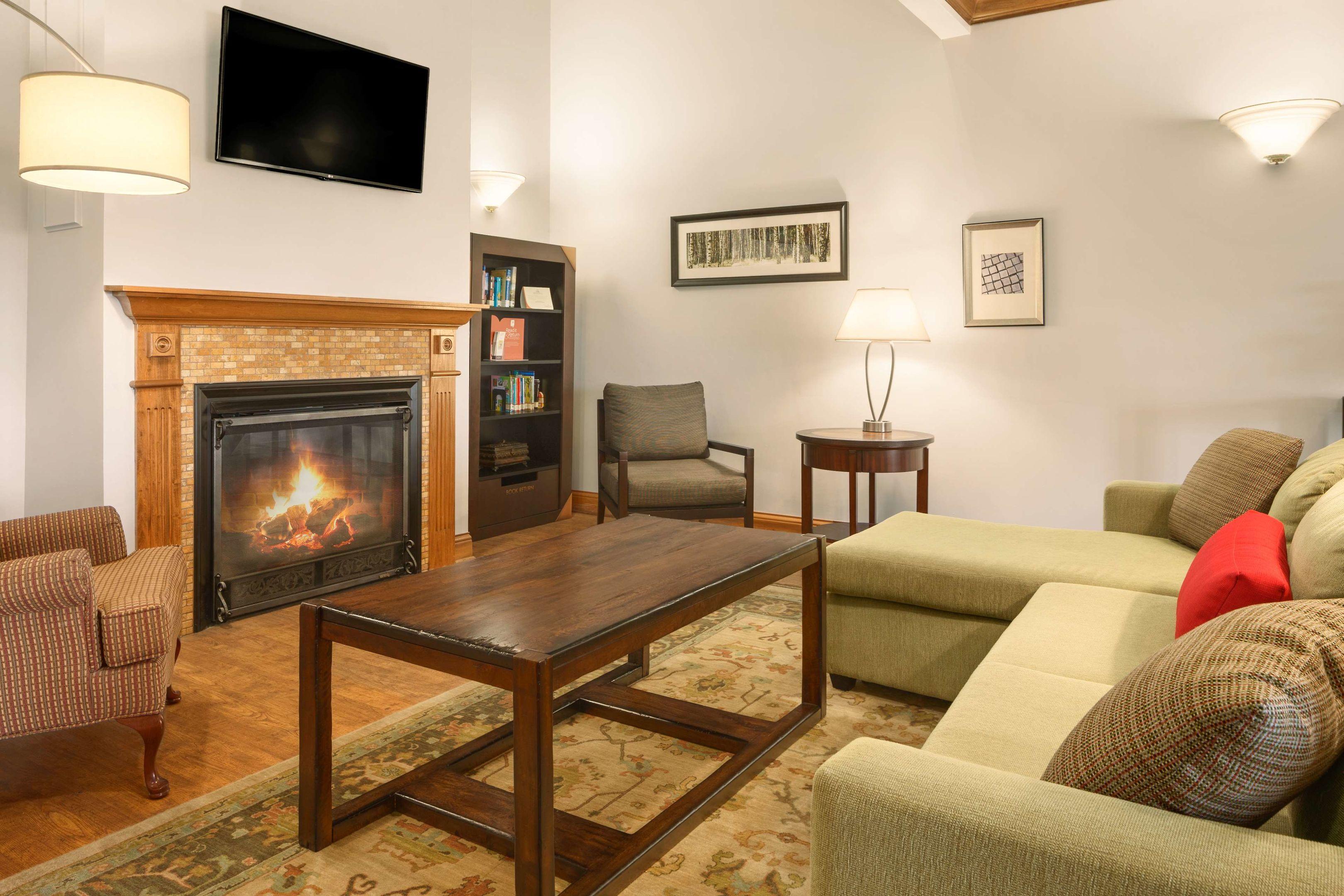 Country Inn & Suites by Radisson, Findlay, OH — photo 4