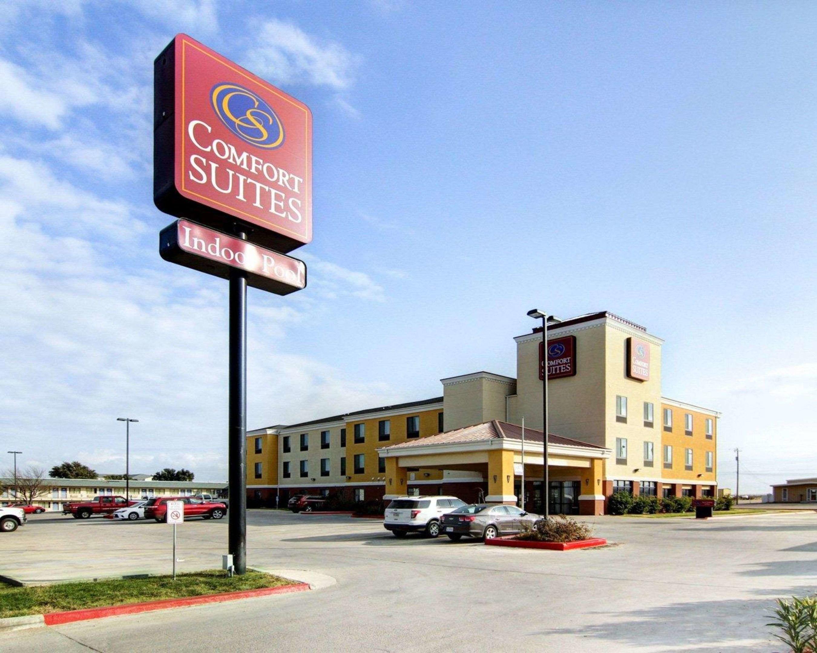 Comfort Suites — photo 5
