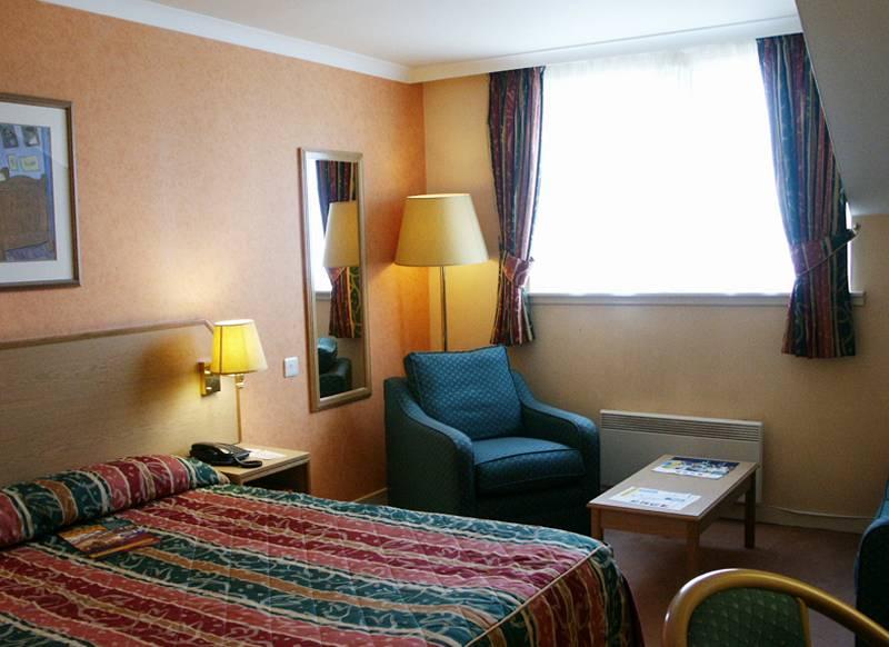 Holiday Inn Express Edinburgh Airport — photo 5
