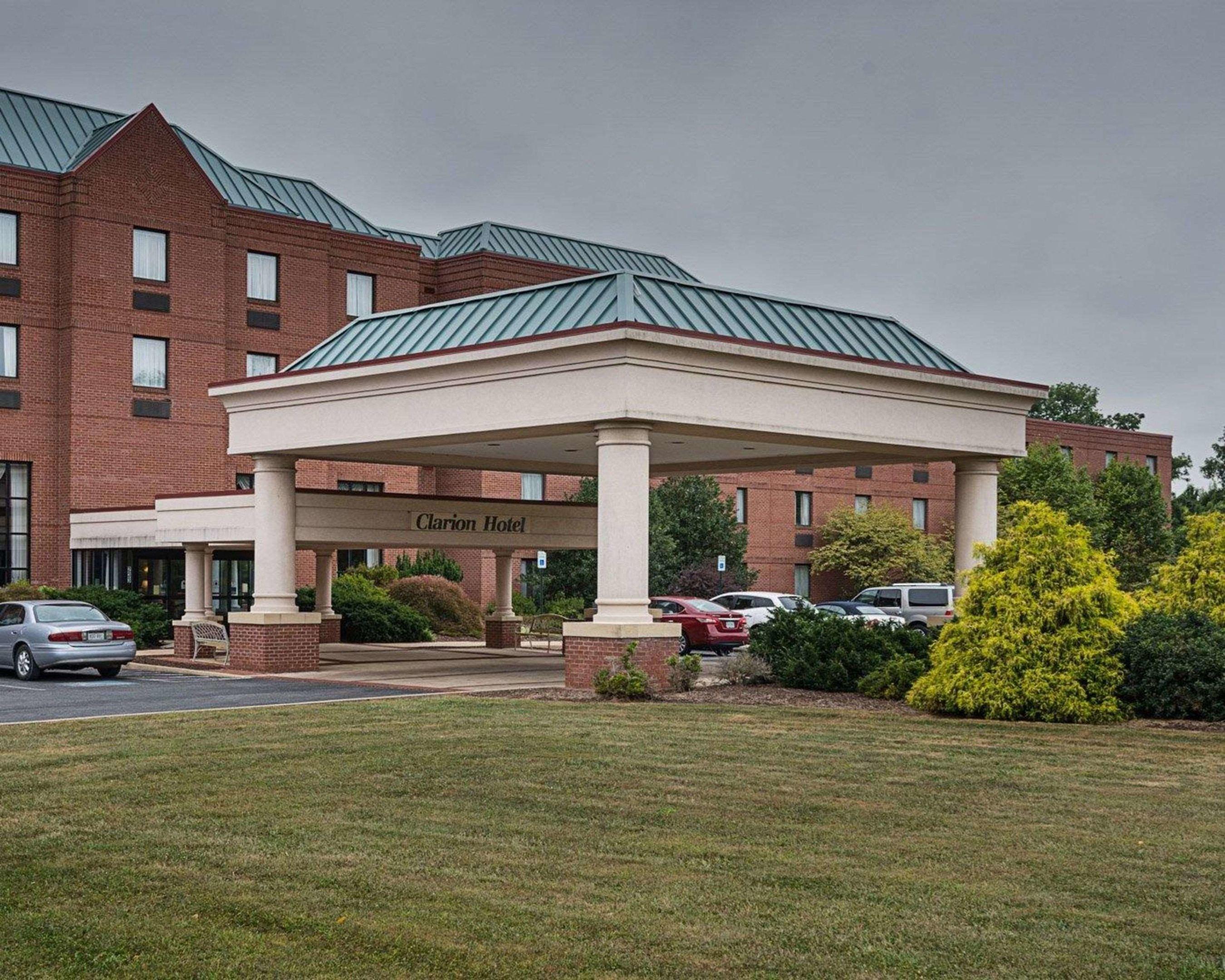 Clarion Hotel & Conference Center — photo 3