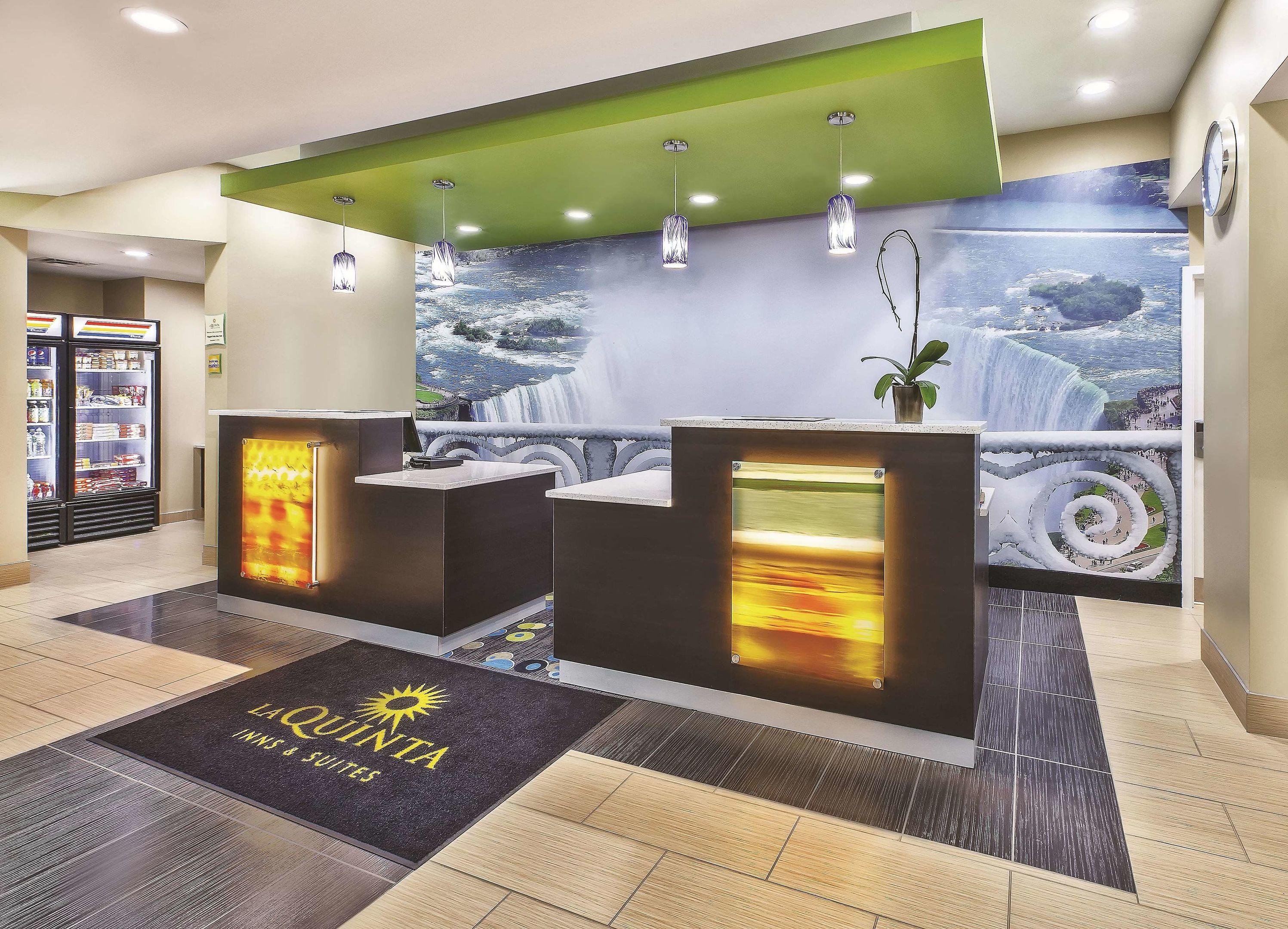La Quinta Inn & Suites Niagara Falls — photo 5