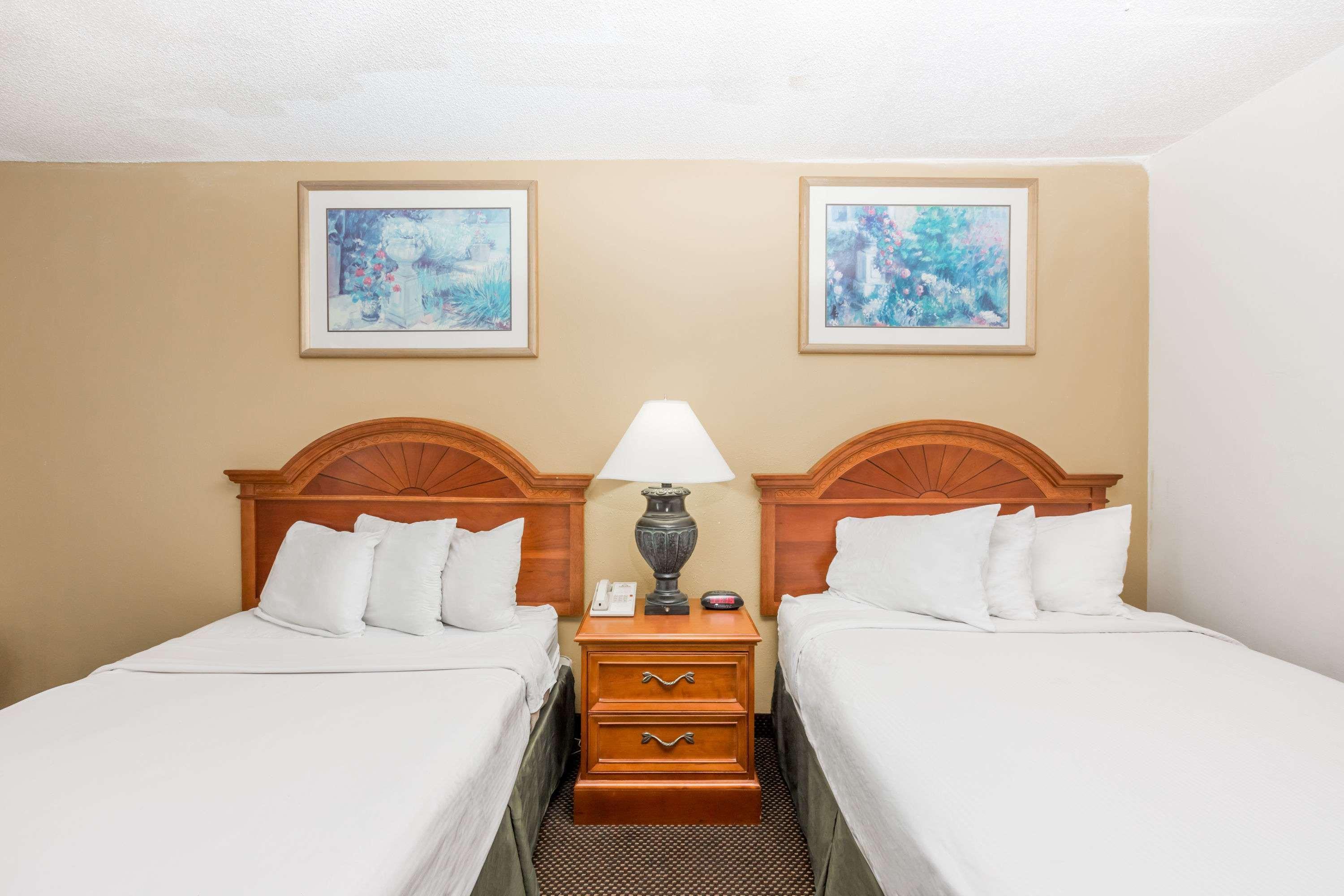 Days Inn Des Moines-West Clive — photo 5